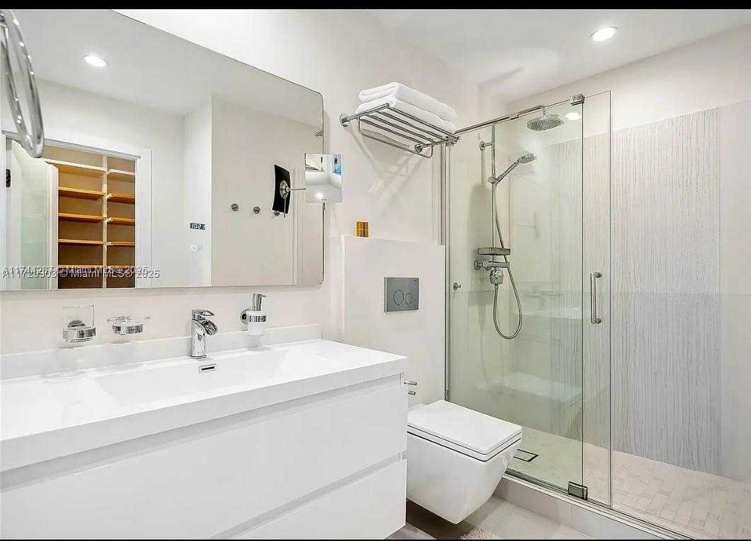 Small Image of 300 DIPLOMAT PKWY #811, Hallandale Beach Number 17