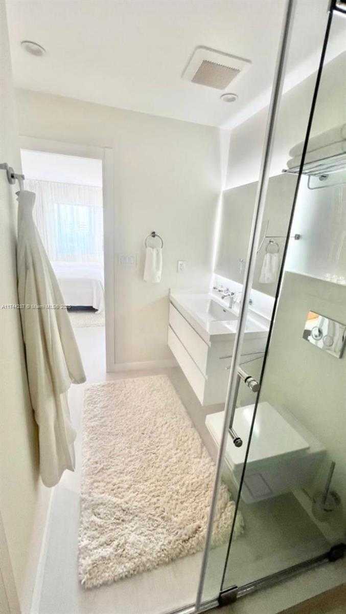 Small Image of 300 DIPLOMAT PKWY #811, Hallandale Beach Number 19