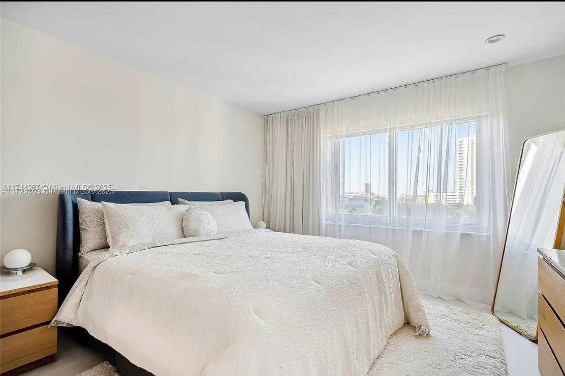 Small Image of 300 DIPLOMAT PKWY #811, Hallandale Beach Number 20