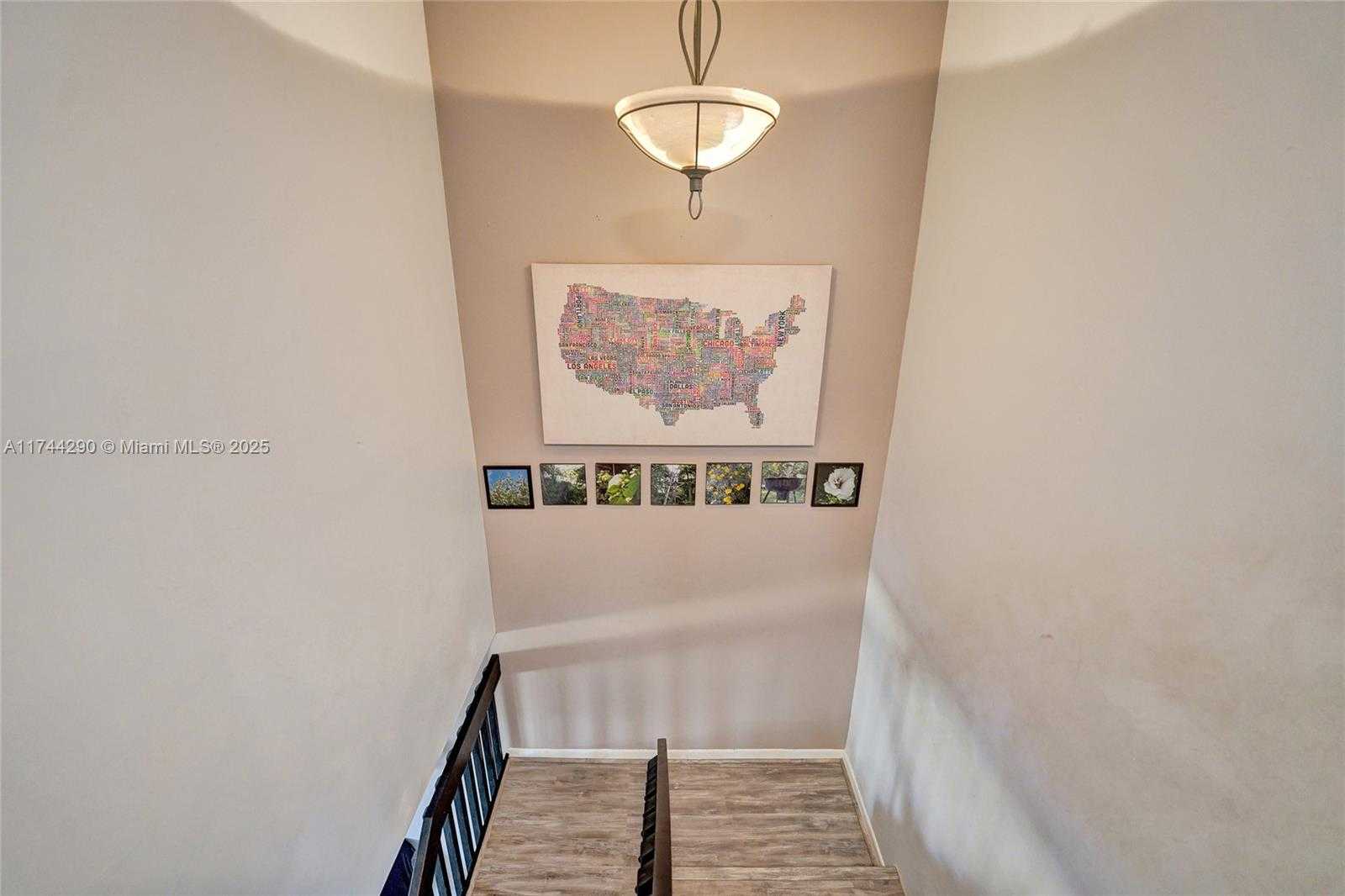 Small Image of 9007 VINEYARD LAKE DR #9007, Plantation Number 35
