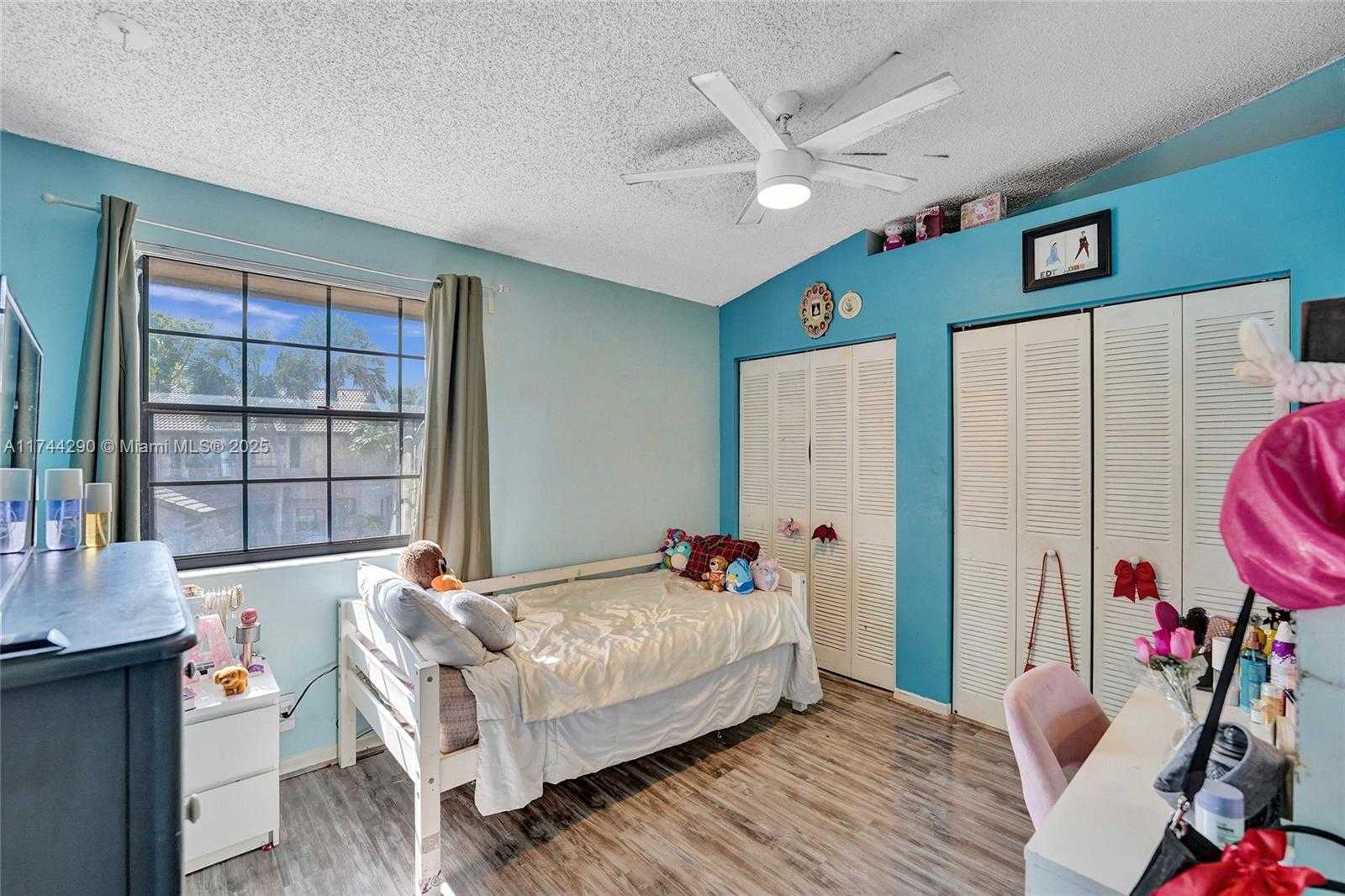 Small Image of 9007 VINEYARD LAKE DR #9007, Plantation Number 41