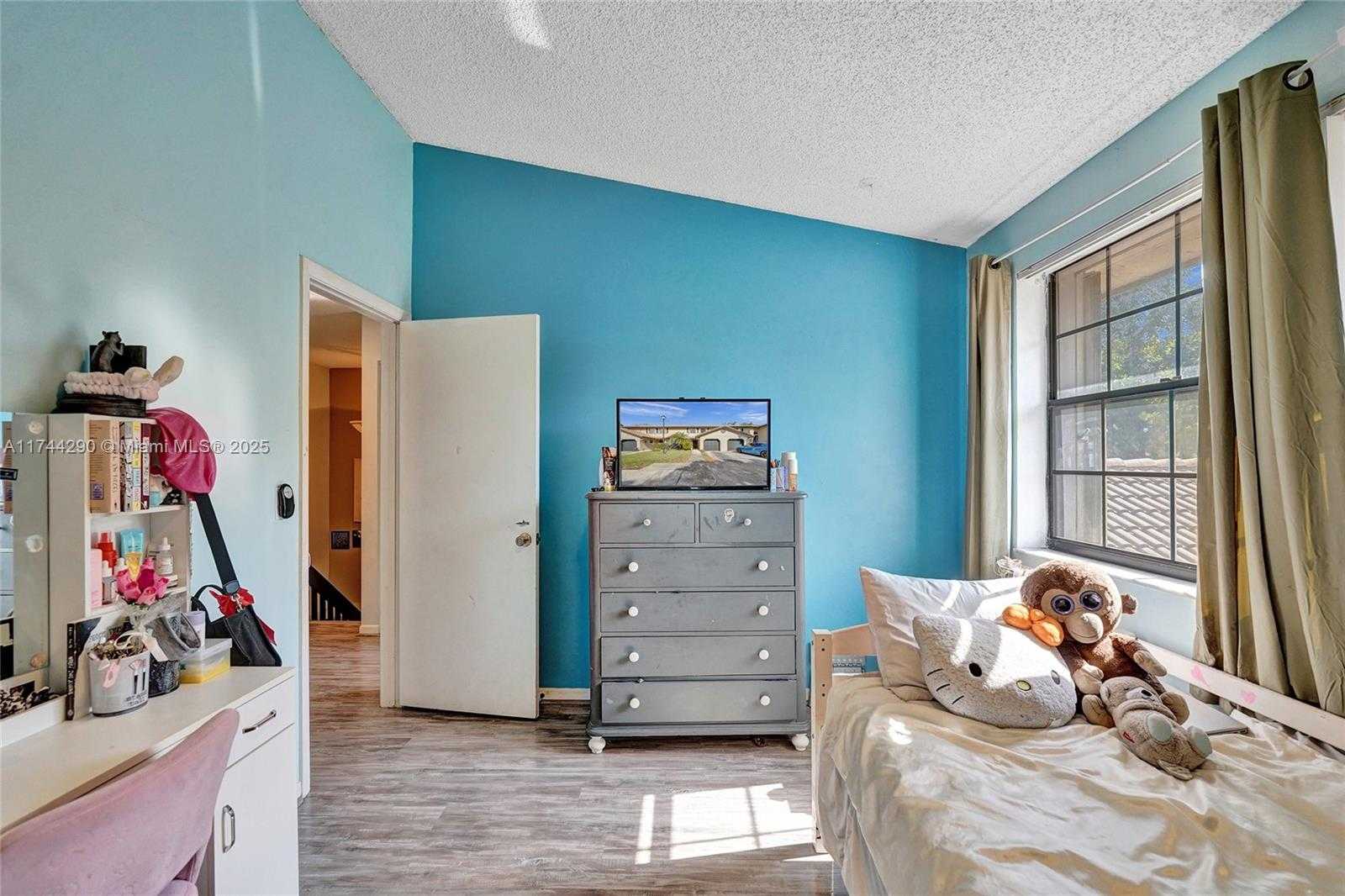 Small Image of 9007 VINEYARD LAKE DR #9007, Plantation Number 43