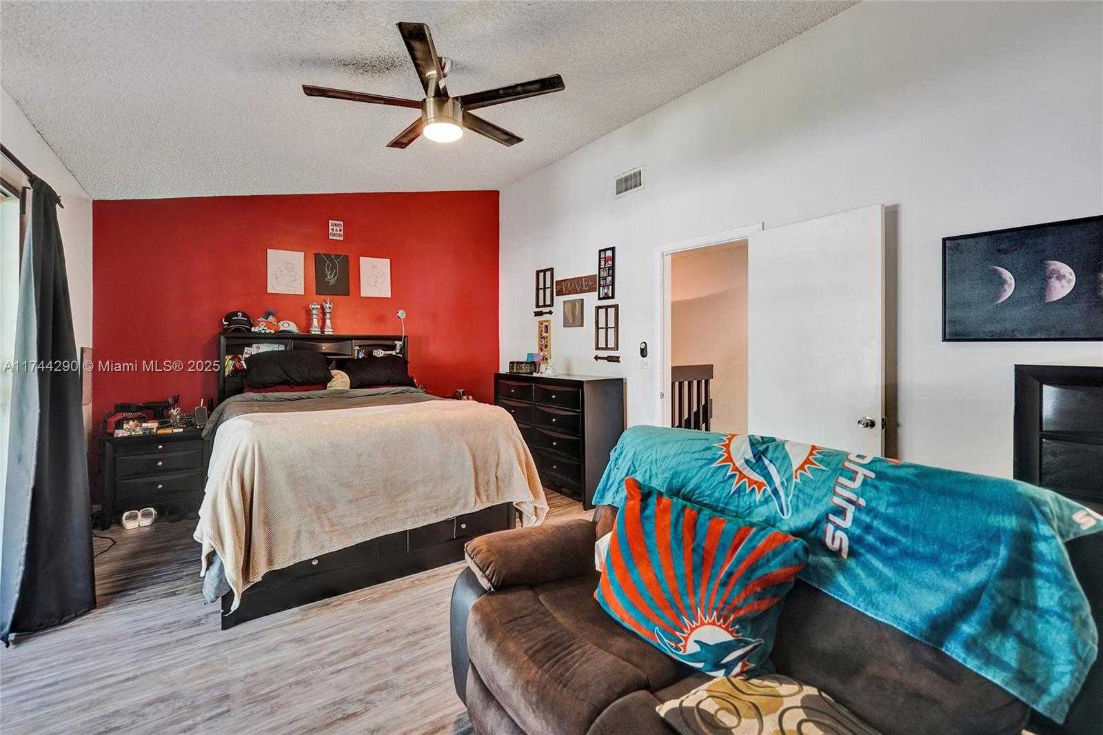Small Image of 9007 VINEYARD LAKE DR #9007, Plantation Number 52