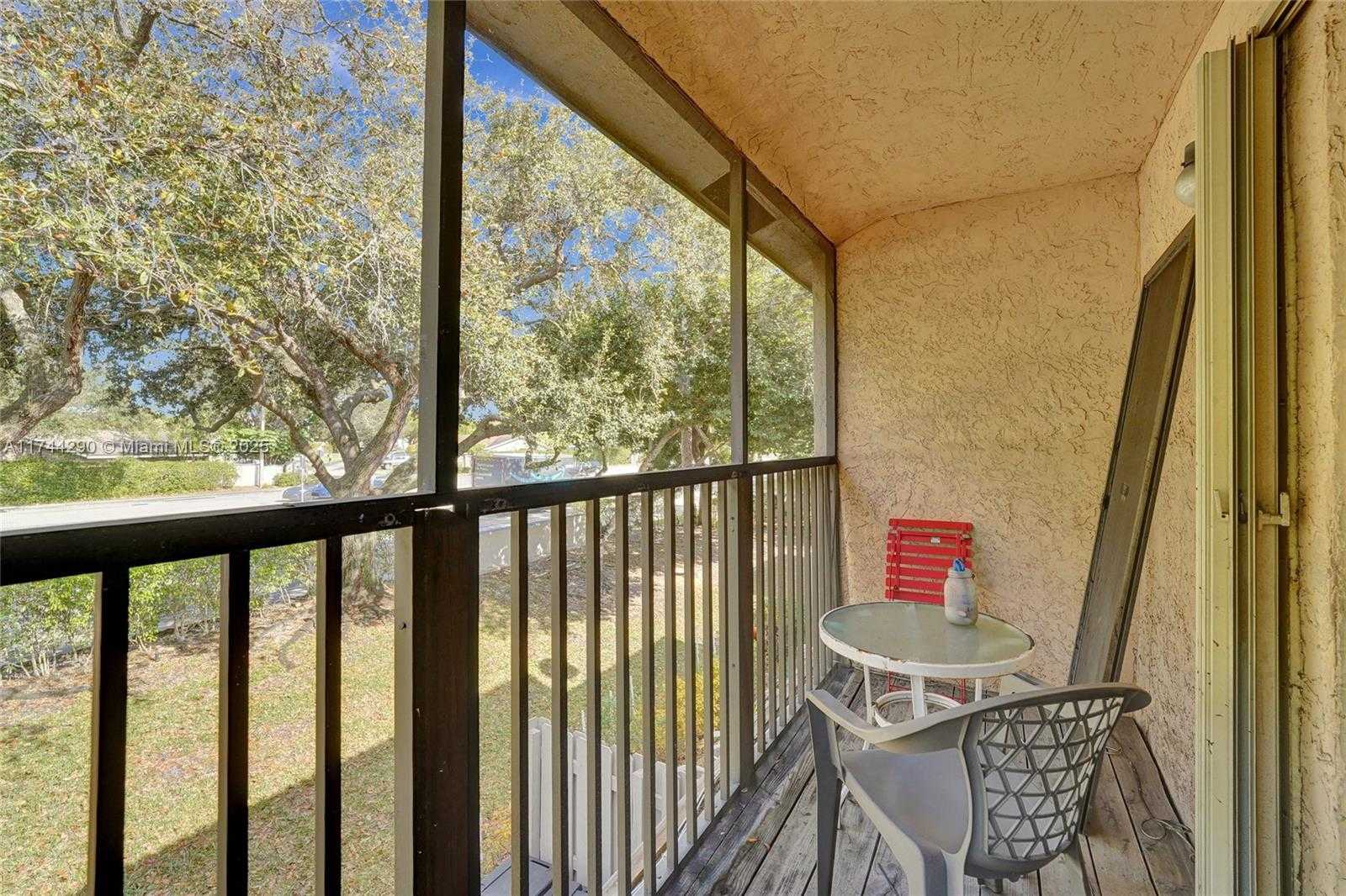 Small Image of 9007 VINEYARD LAKE DR #9007, Plantation Number 59