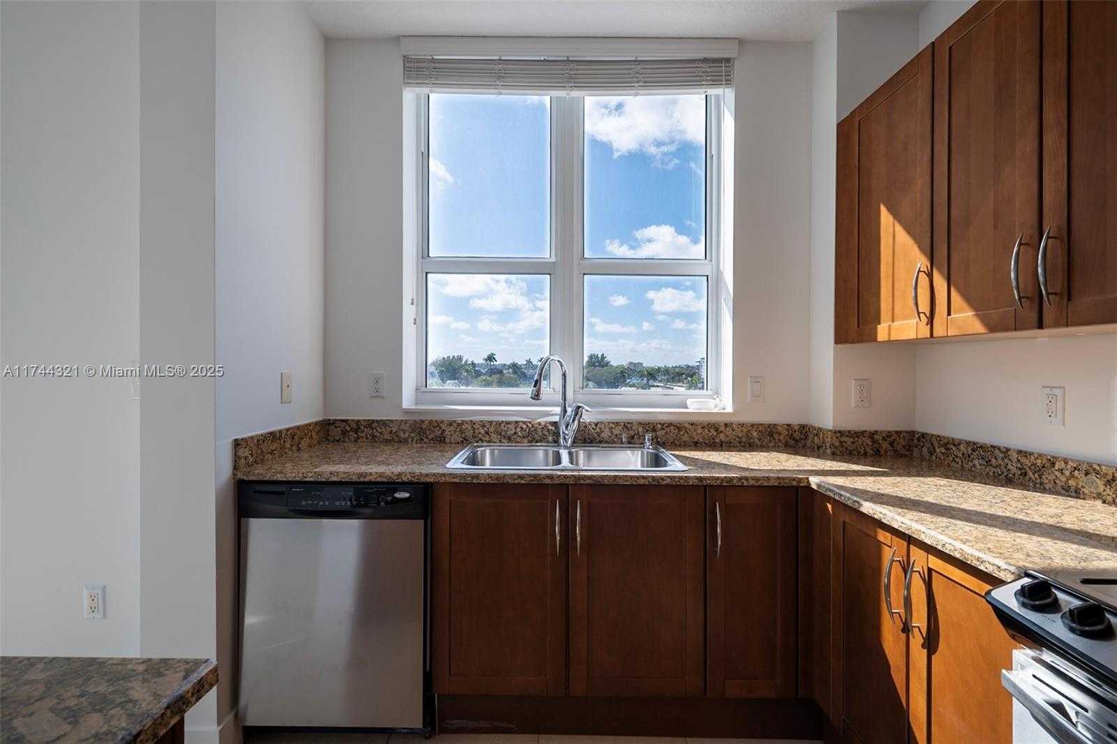 Small Image of 350 NORTH FEDERAL HWY #512, Boynton Beach Number 11