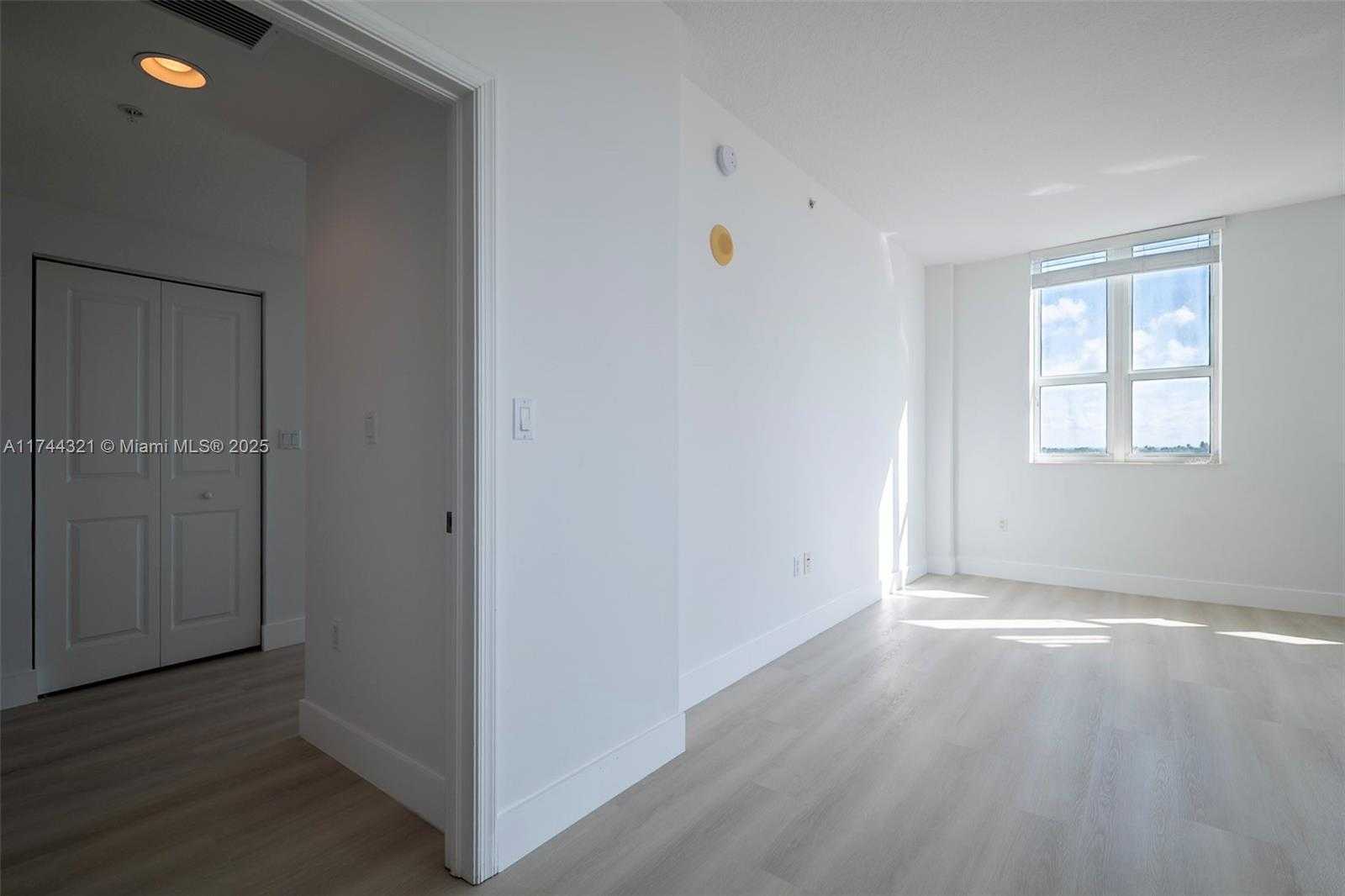 Small Image of 350 NORTH FEDERAL HWY #512, Boynton Beach Number 14