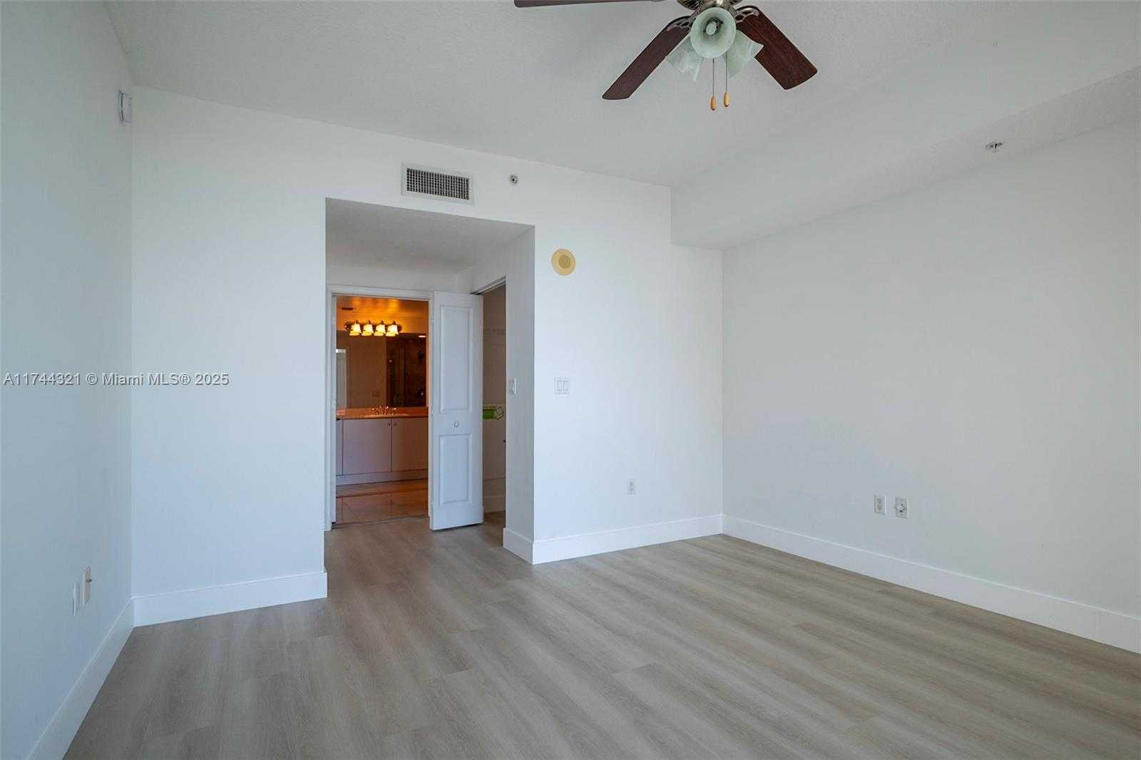 Small Image of 350 NORTH FEDERAL HWY #512, Boynton Beach Number 18