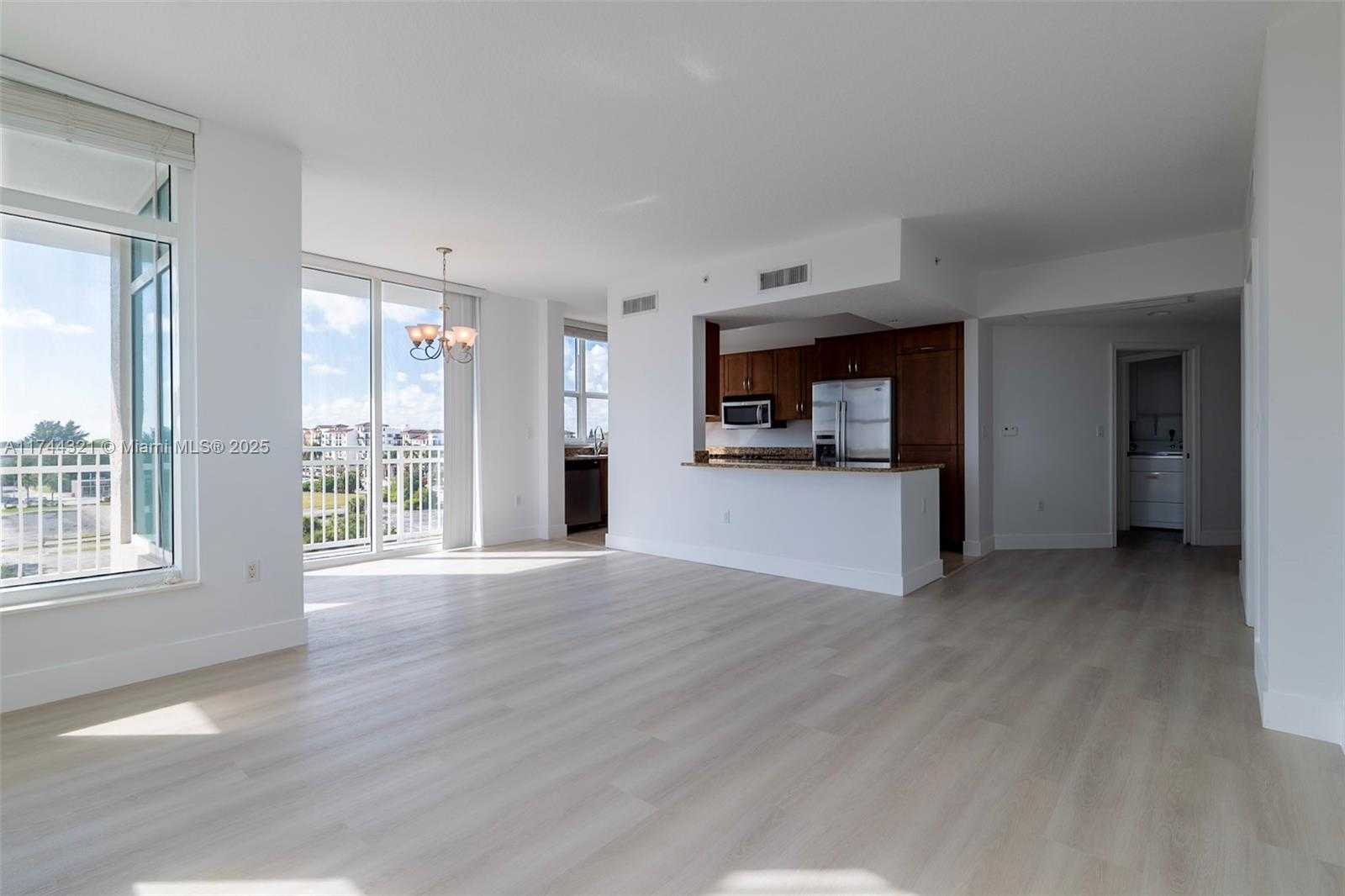 Small Image of 350 NORTH FEDERAL HWY #512, Boynton Beach Number 2