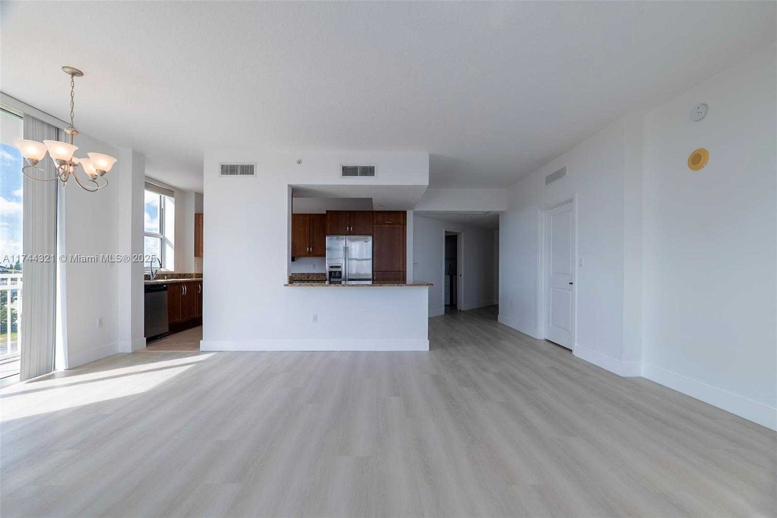 Small Image of 350 NORTH FEDERAL HWY #512, Boynton Beach Number 4