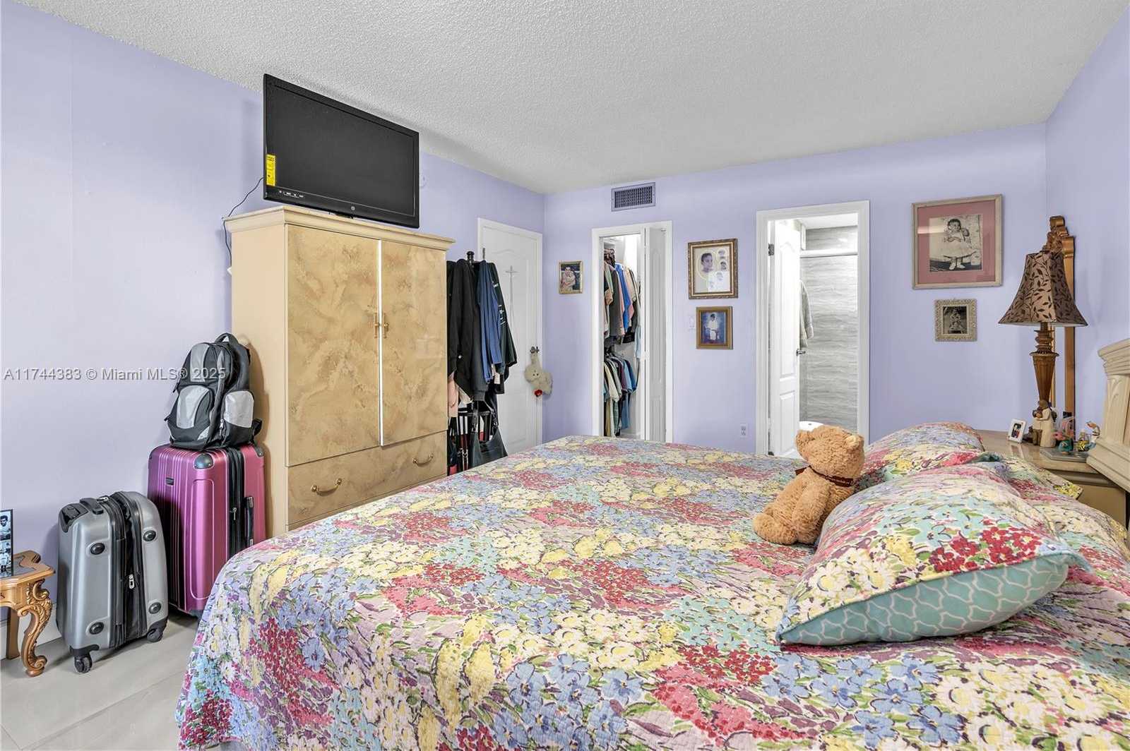 Small Image of 4675 W 18th Ct, Hialeah, FL 33012, USA Number 21