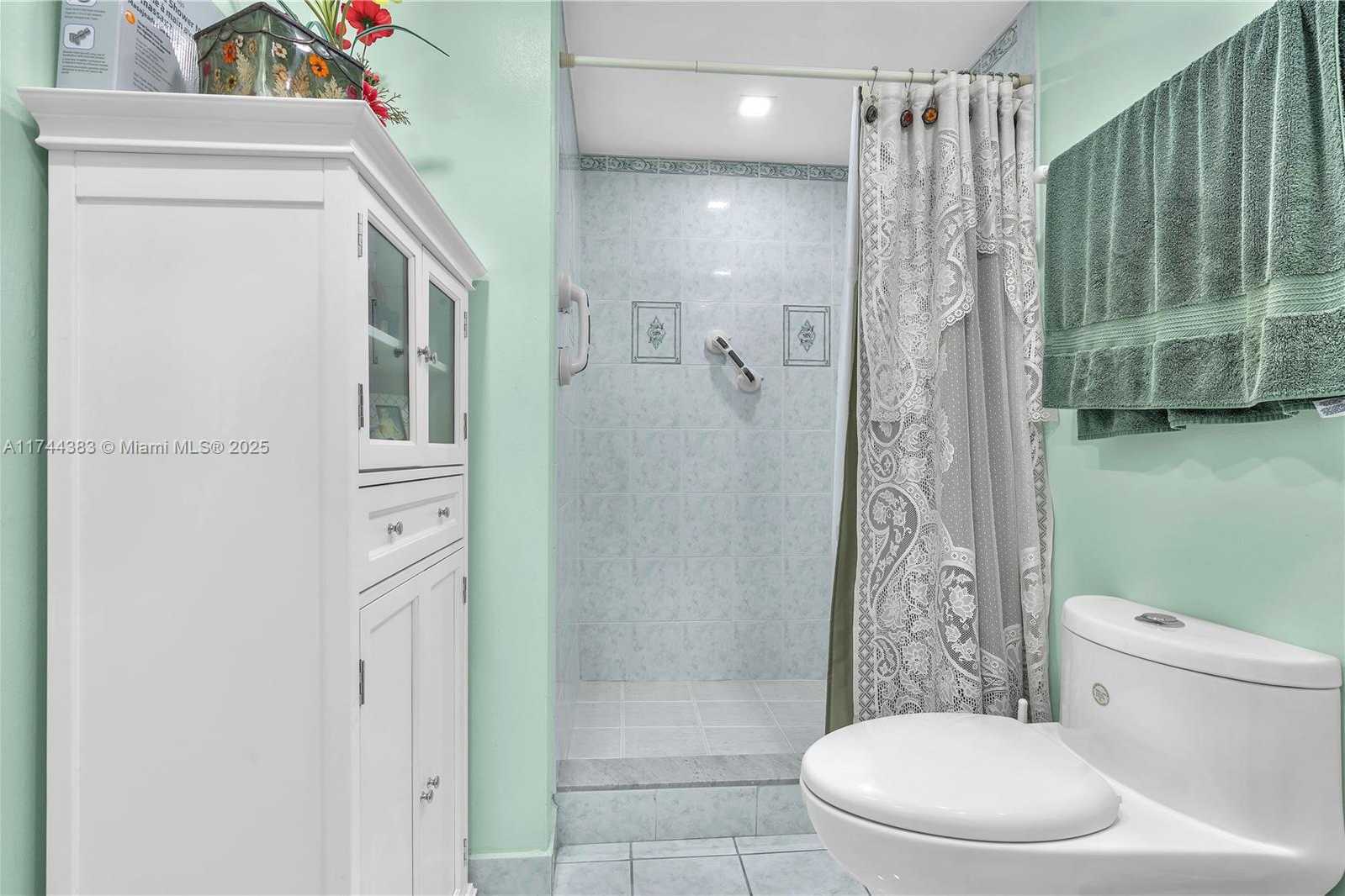 Small Image of 4675 W 18th Ct, Hialeah, FL 33012, USA Number 28