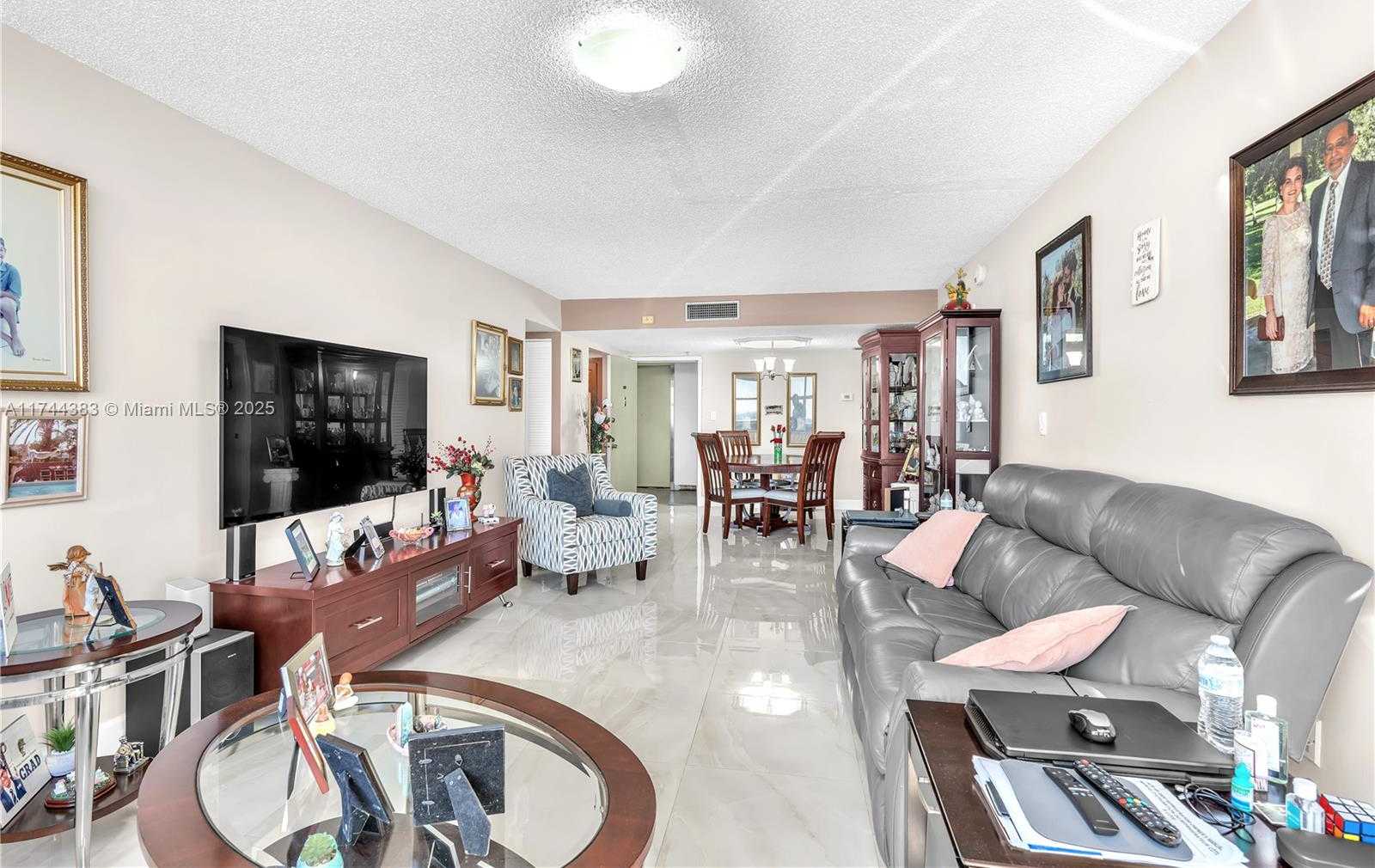Small Image of 4675 W 18th Ct, Hialeah, FL 33012, USA Number 32