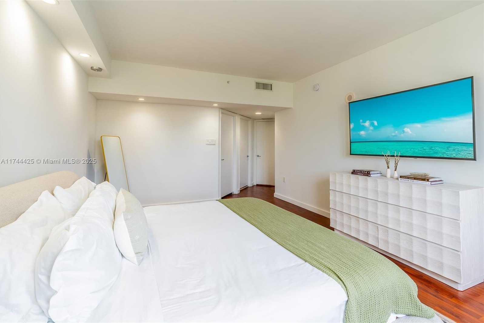 Small Image of 20000 EAST COUNTRY CLUB DR #1111, Aventura Number 14