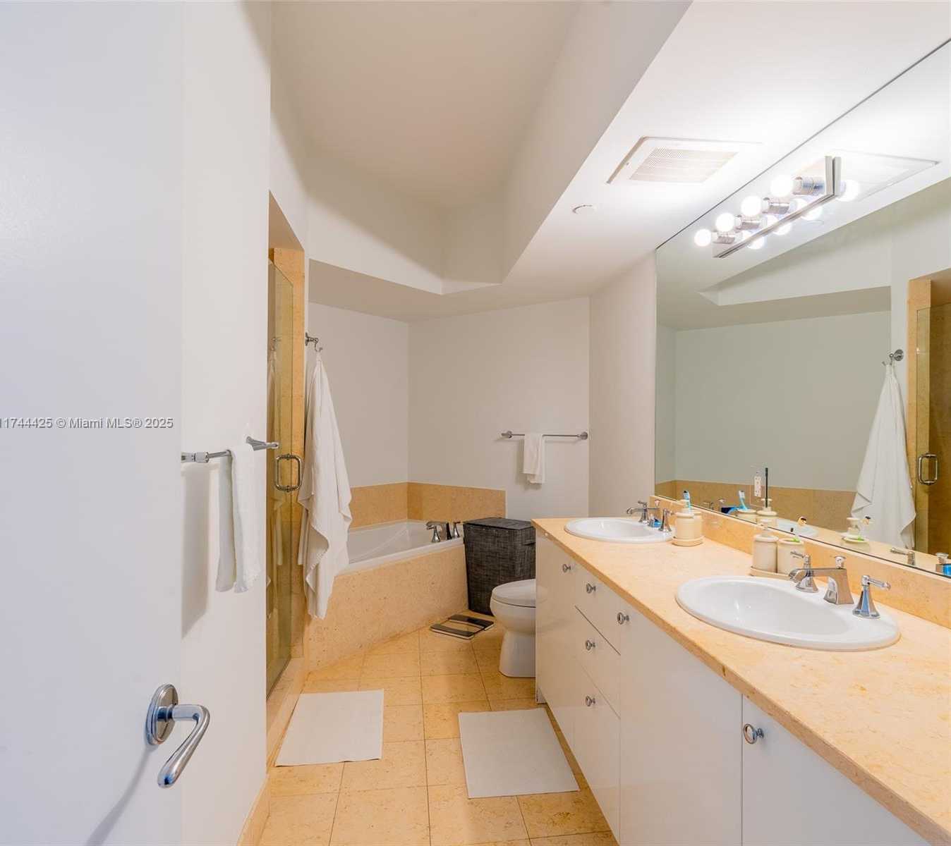 Small Image of 20000 EAST COUNTRY CLUB DR #1111, Aventura Number 16