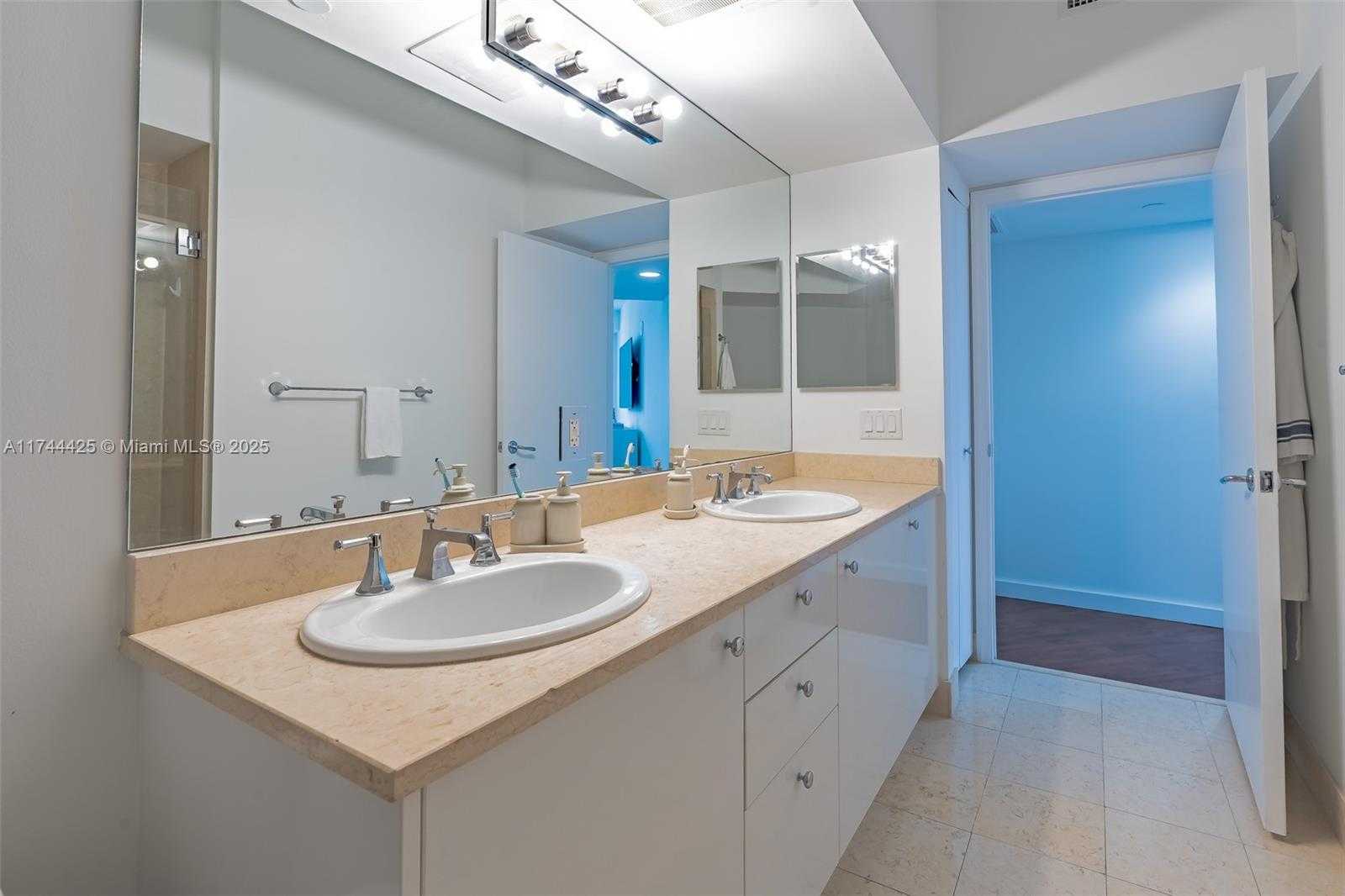 Small Image of 20000 EAST COUNTRY CLUB DR #1111, Aventura Number 18