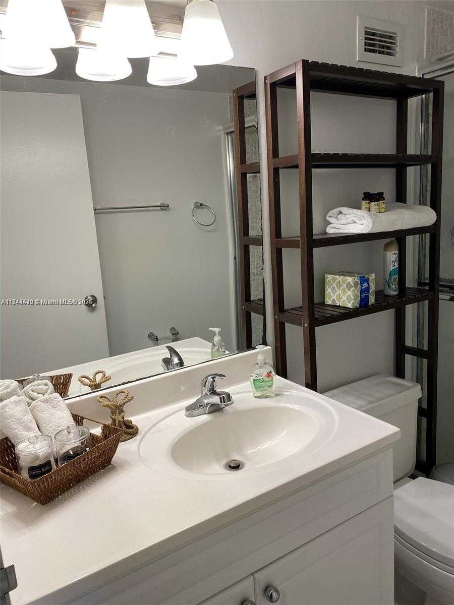Small Image of 3725 SOUTH OCEAN DR #419, Hollywood Number 8