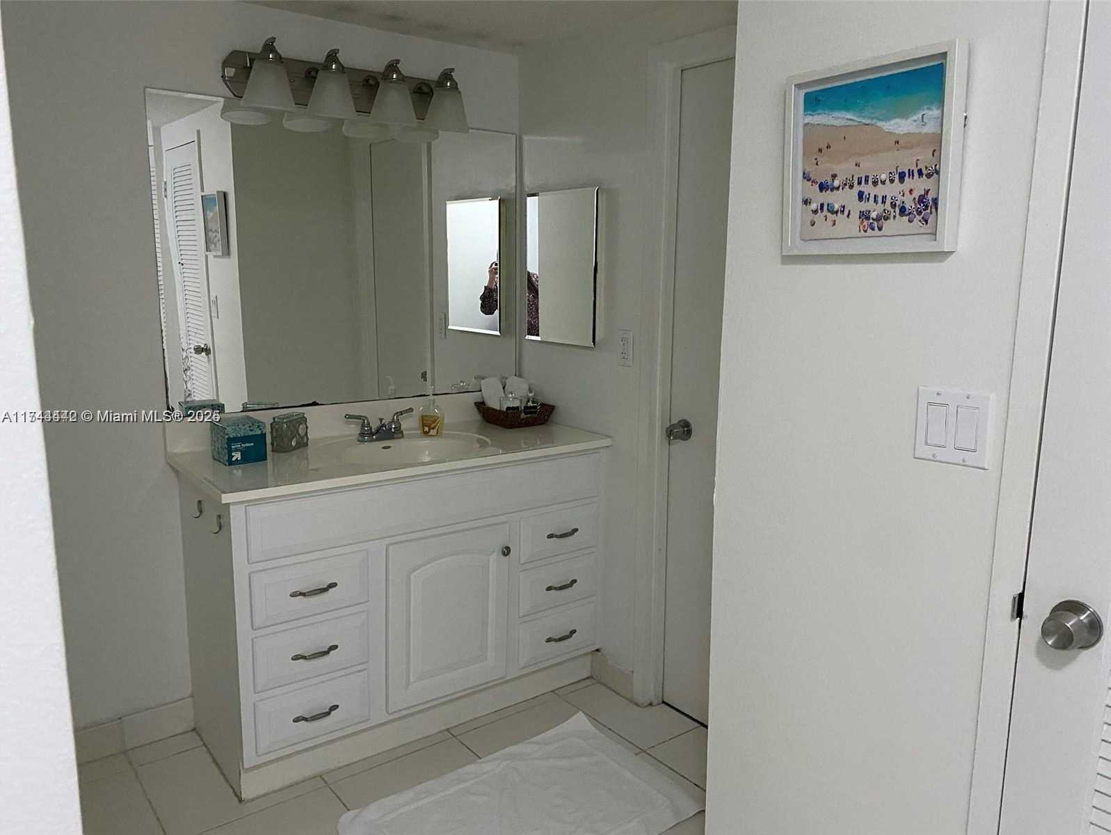 Small Image of 3725 SOUTH OCEAN DR #419, Hollywood Number 9
