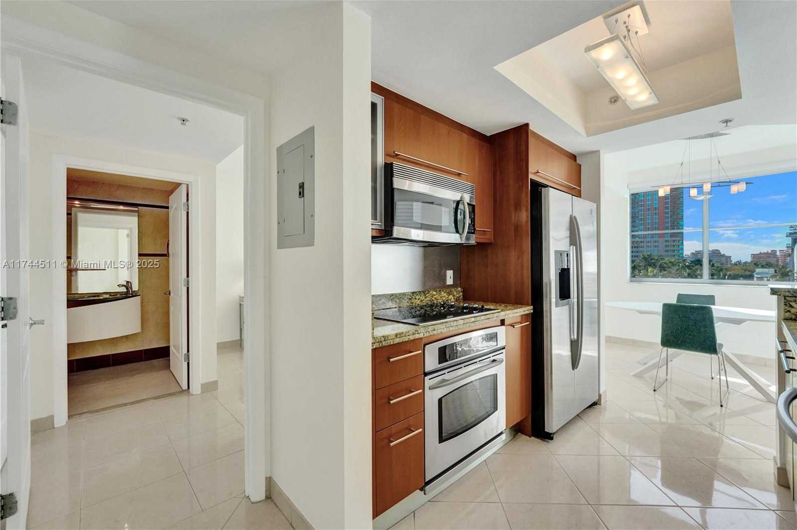 Small Image of 110 Washington Ave, Miami Beach, FL 33139, USA Number 16