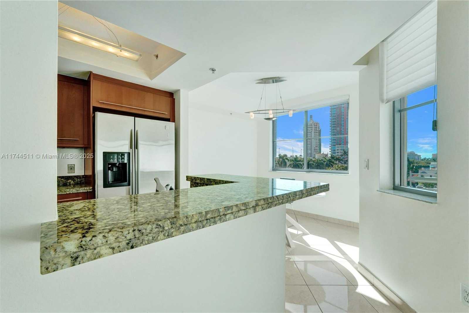 Small Image of 110 Washington Ave, Miami Beach, FL 33139, USA Number 20