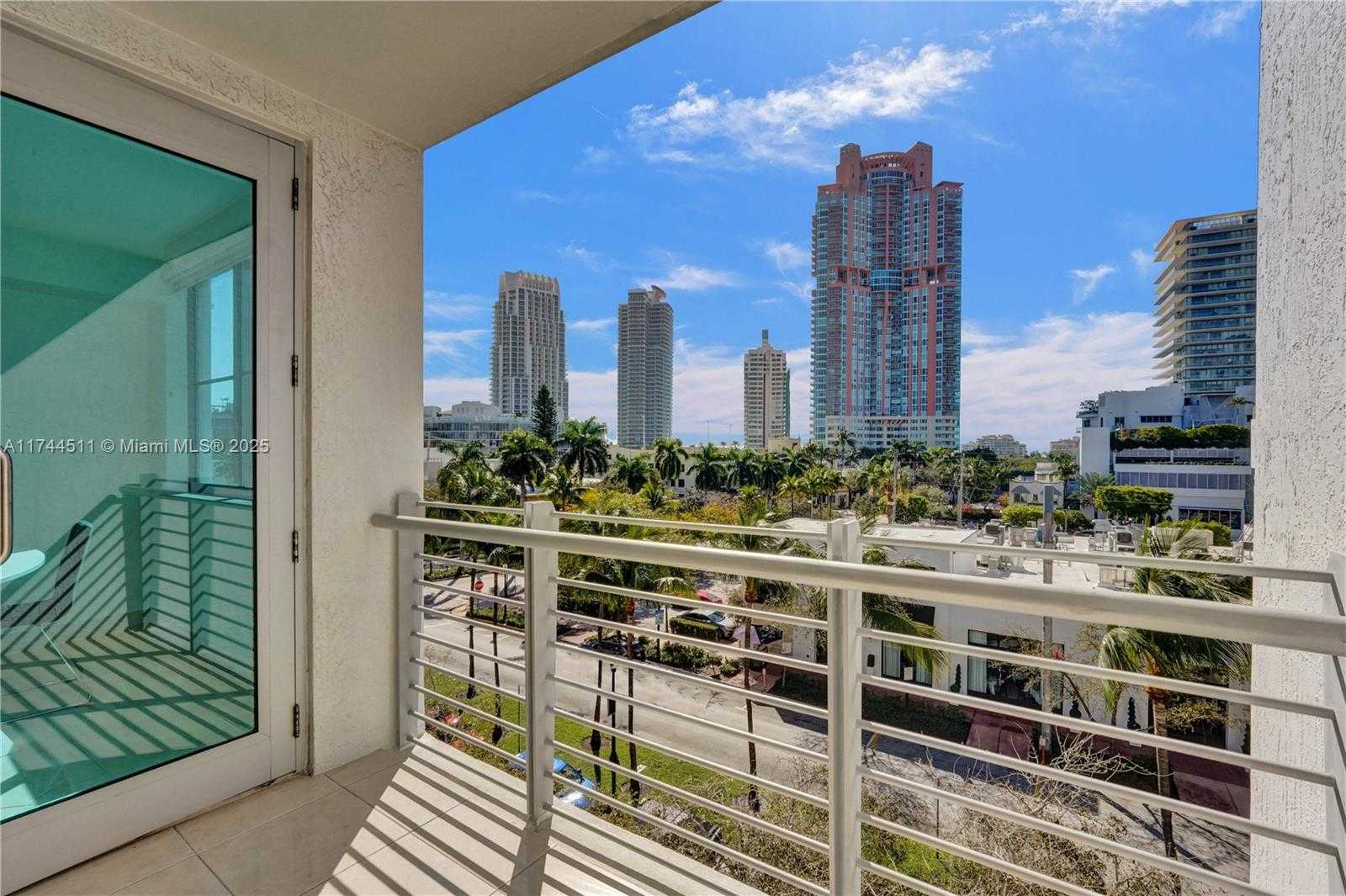 Small Image of 110 Washington Ave, Miami Beach, FL 33139, USA Number 28