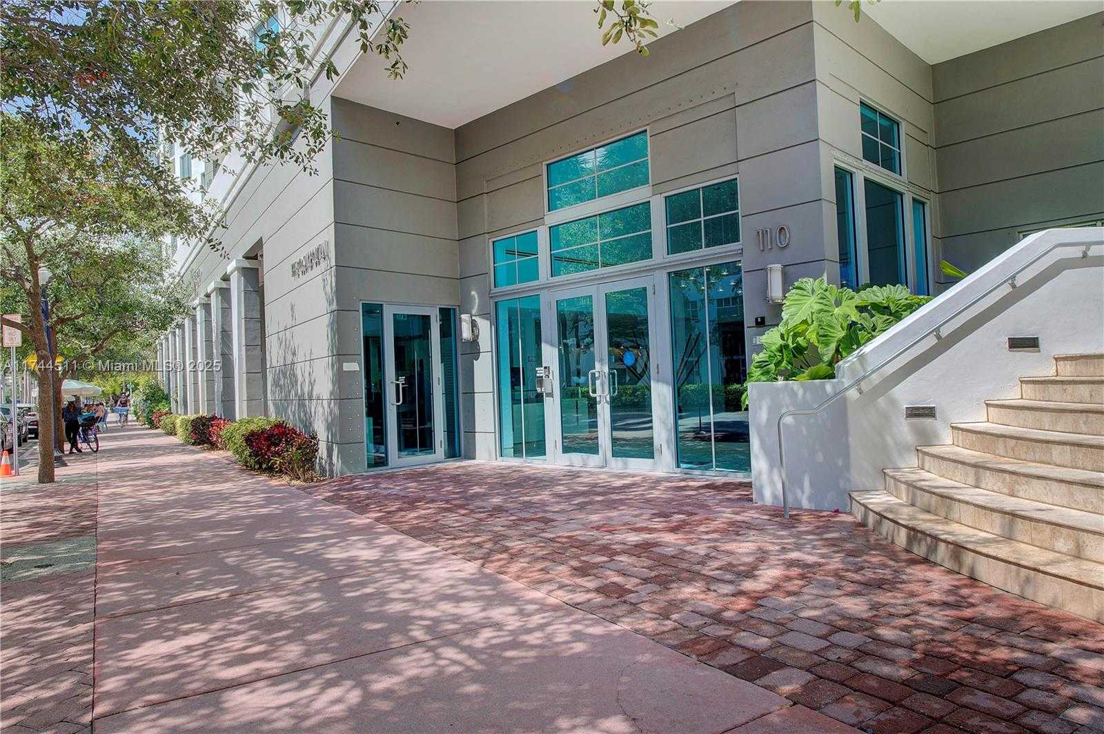 Small Image of 110 Washington Ave, Miami Beach, FL 33139, USA Number 43