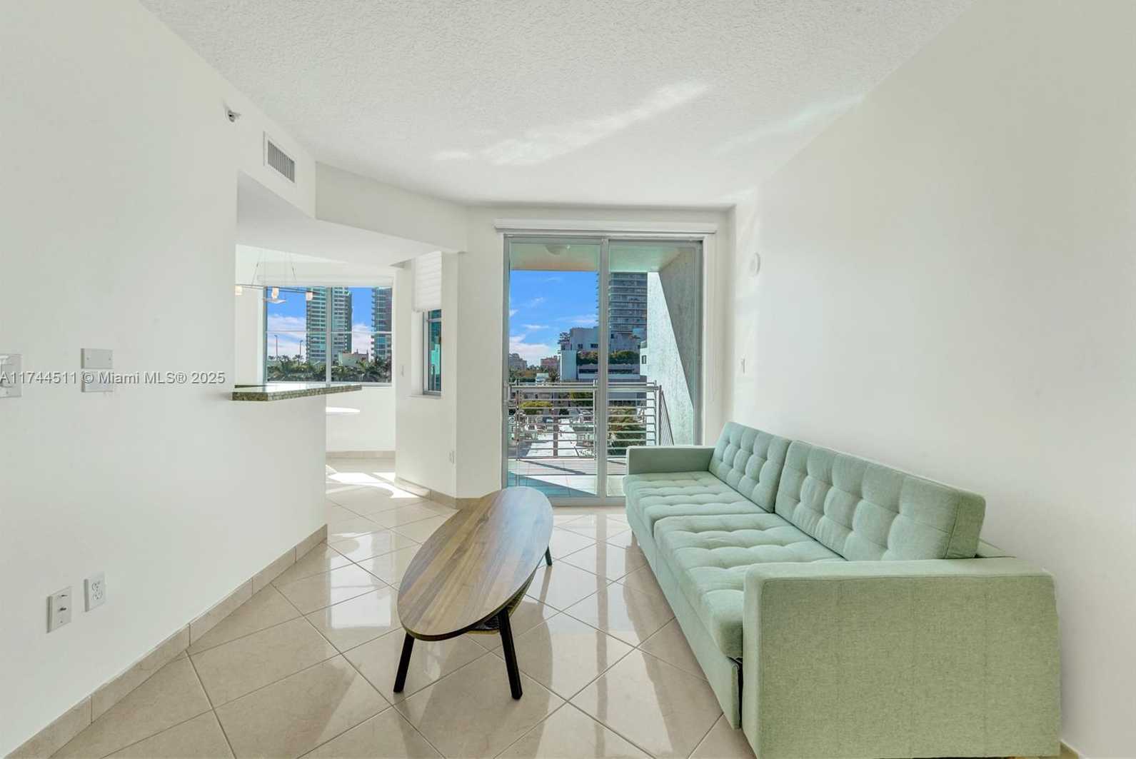 Small Image of 110 Washington Ave, Miami Beach, FL 33139, USA Number 6