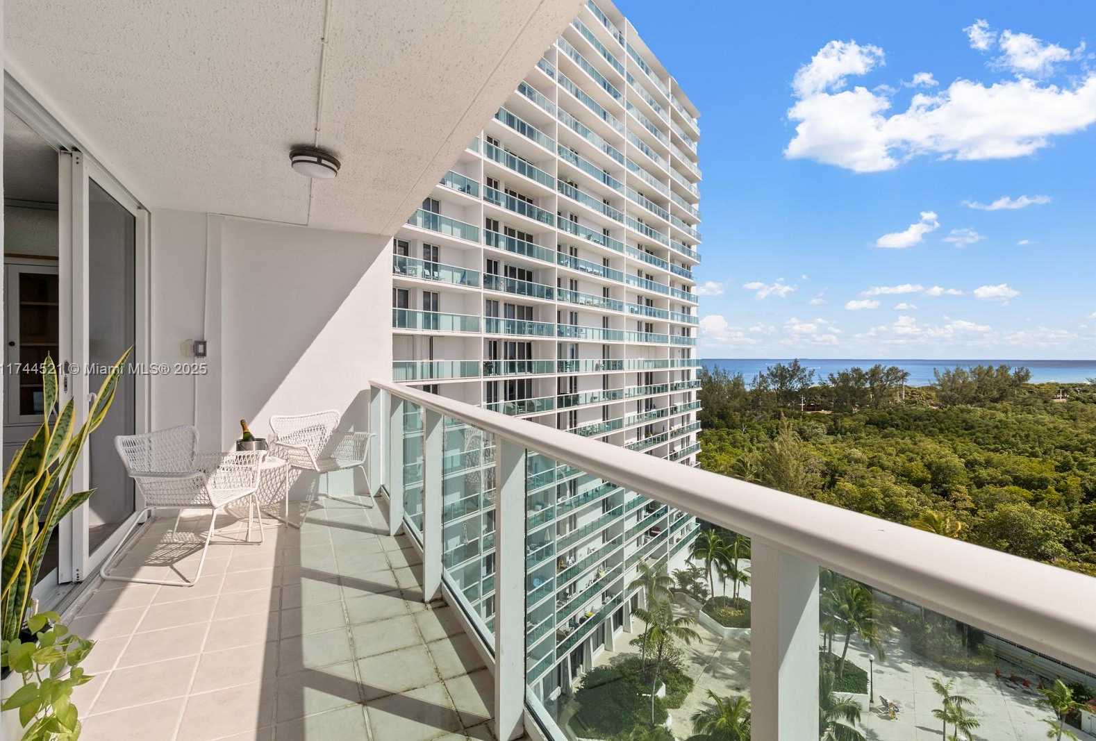 Small Image of 100 BAYVIEW DR #1024, Sunny Isles Beach Number 18
