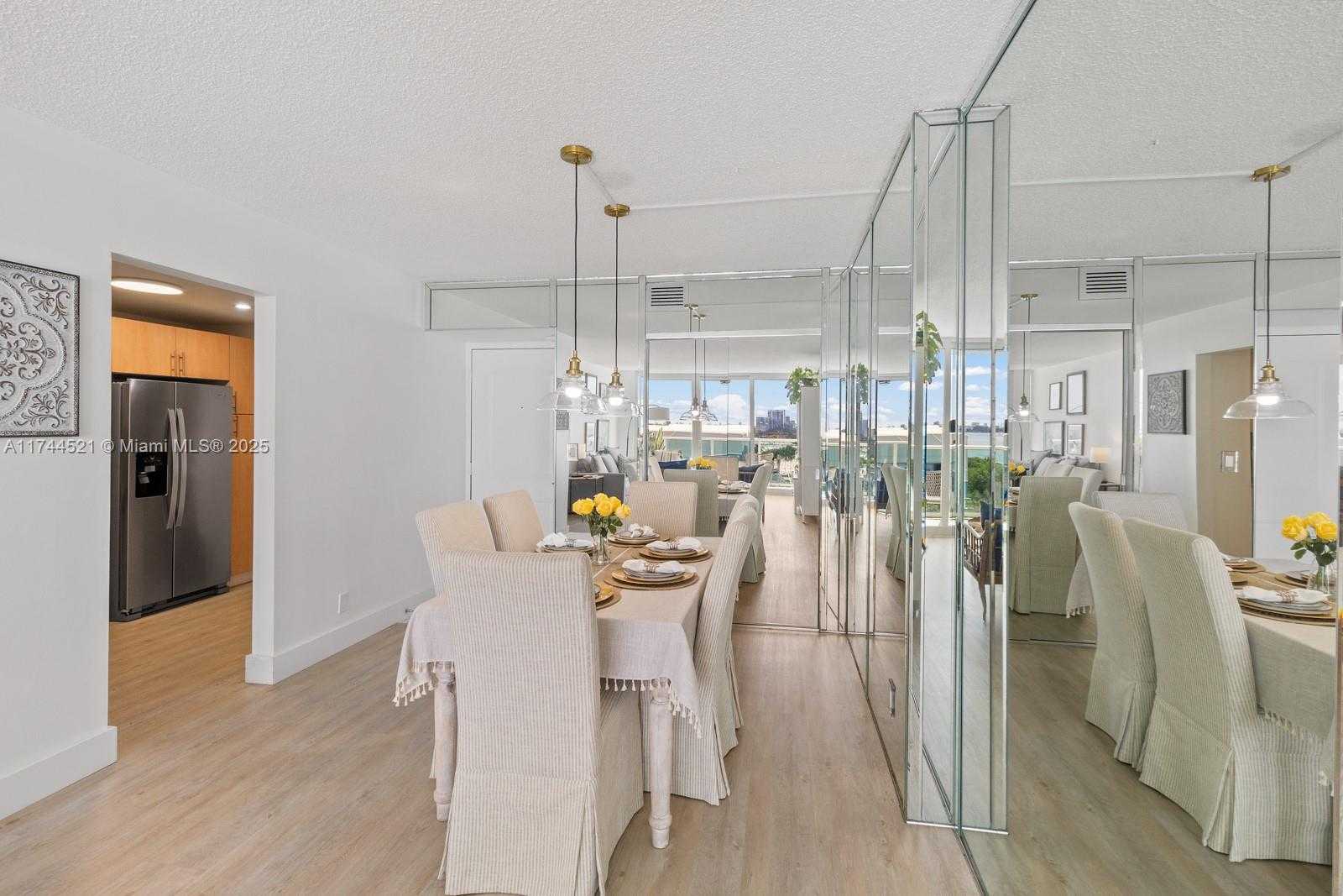 Small Image of 100 BAYVIEW DR #1024, Sunny Isles Beach Number 3