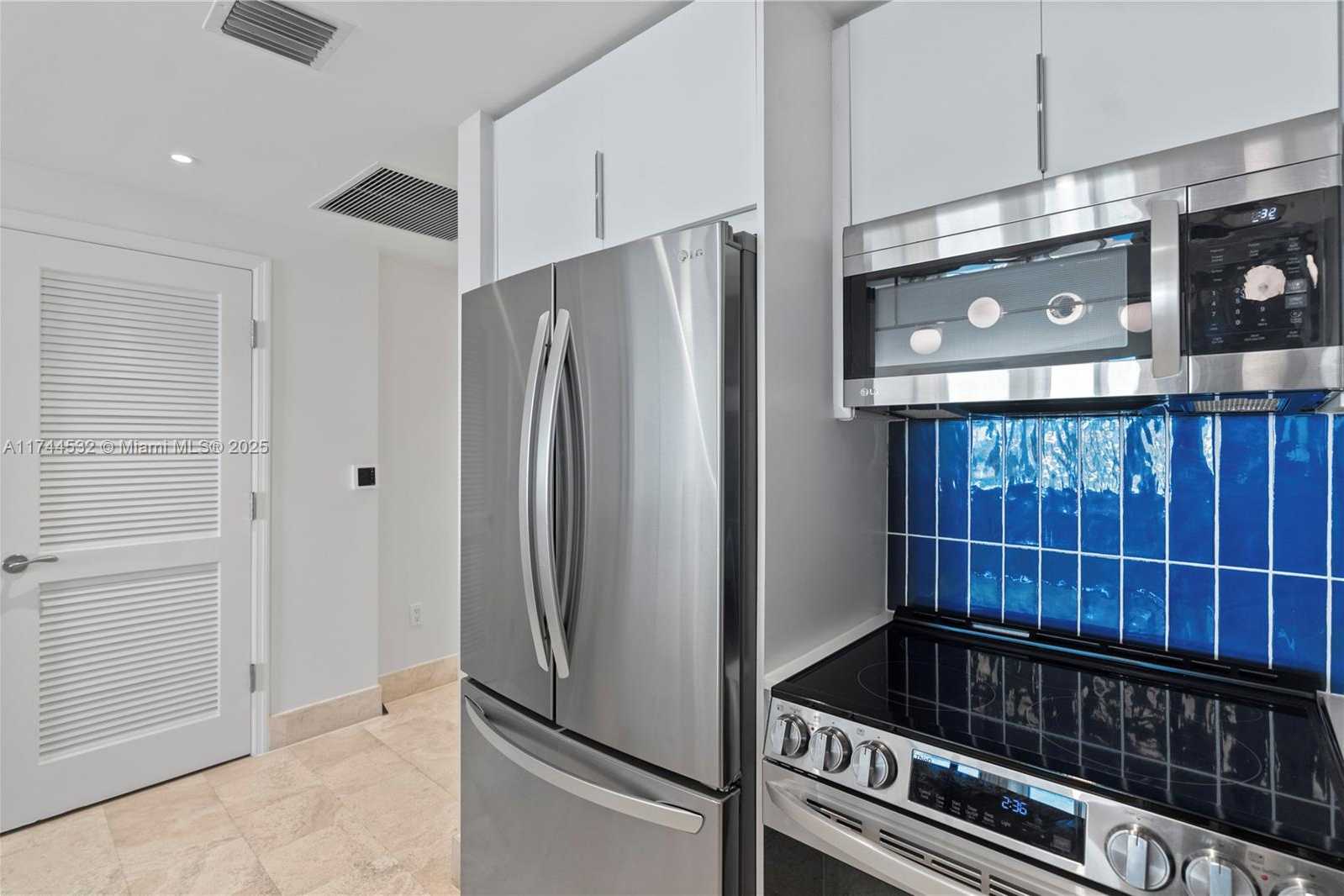 Small Image of 4401 COLLINS AV #1206, Miami Beach Number 15
