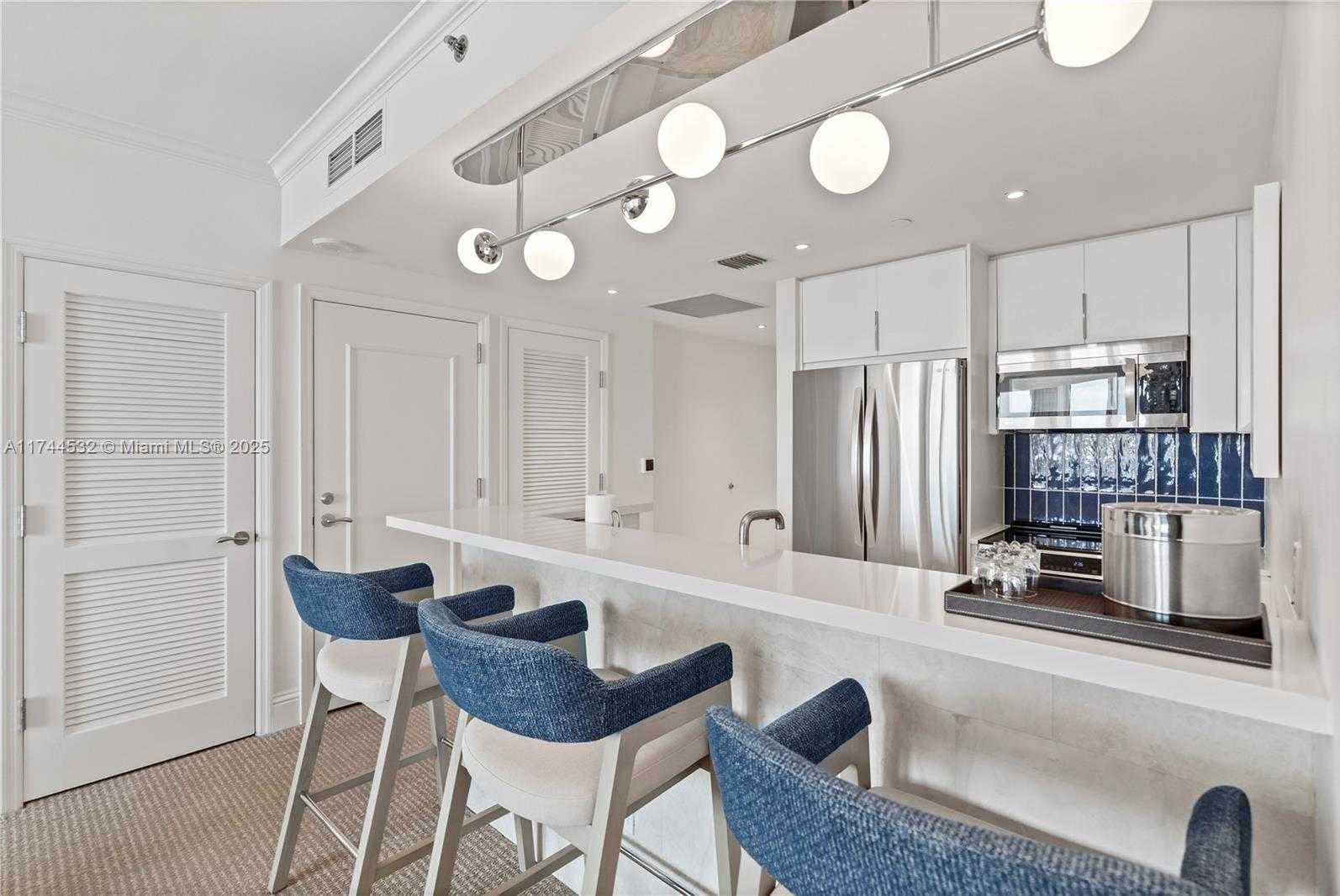 Small Image of 4401 COLLINS AV #1206, Miami Beach Number 17