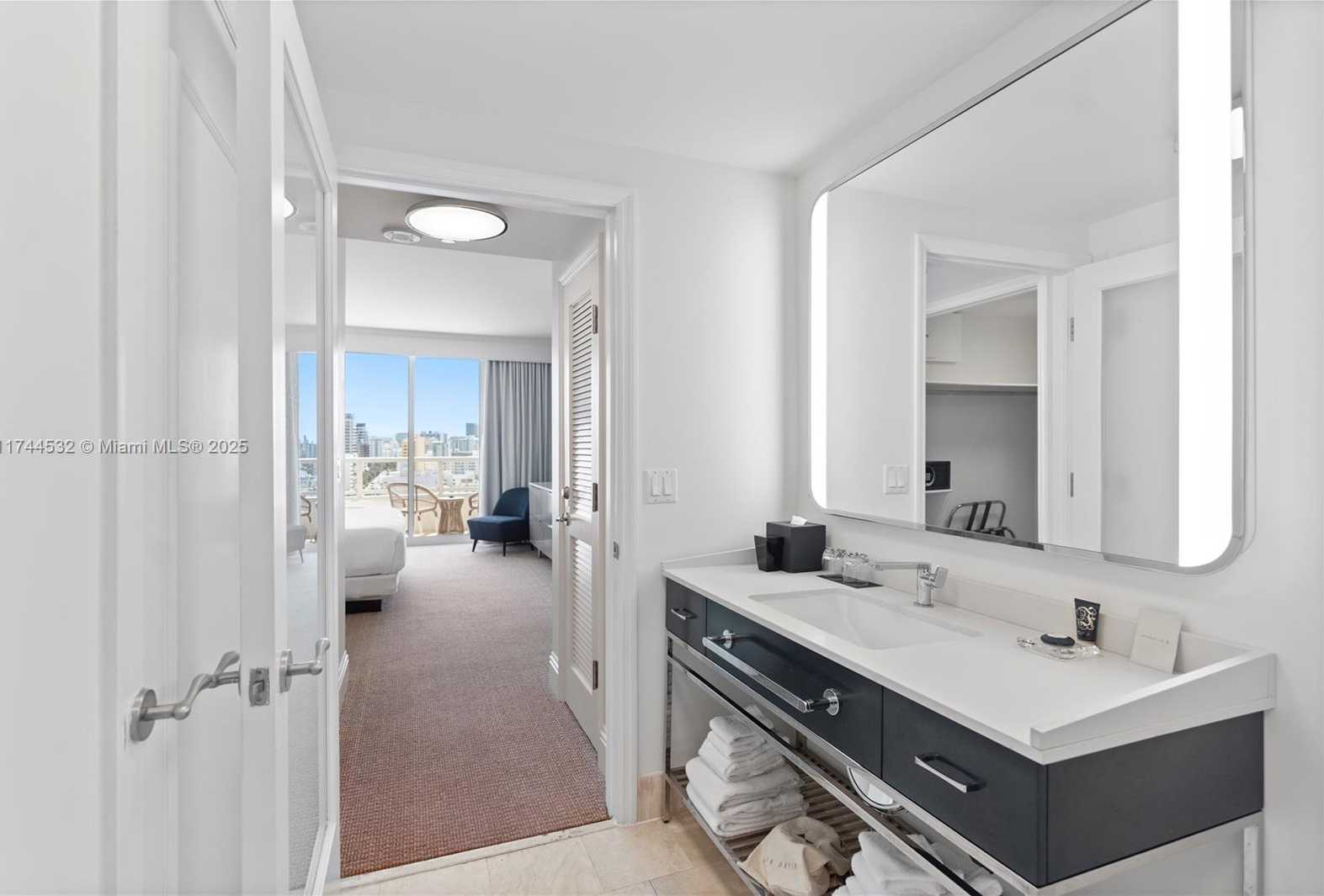 Small Image of 4401 COLLINS AV #1206, Miami Beach Number 27
