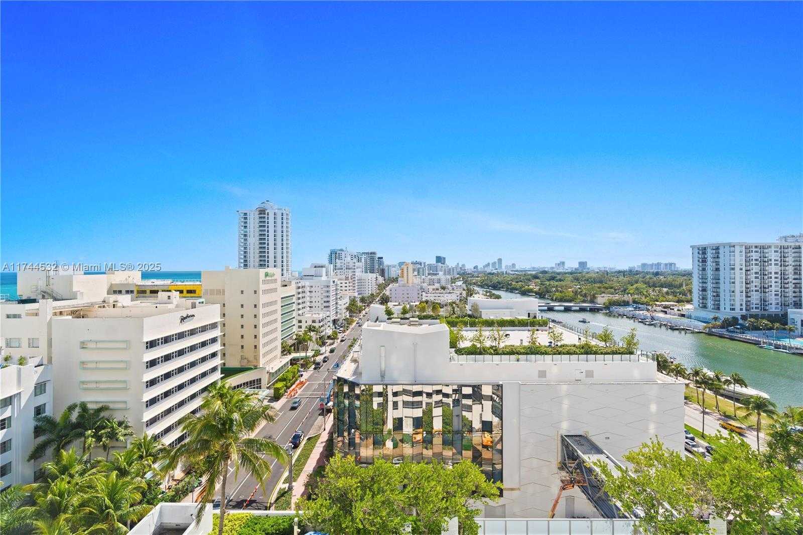 Small Image of 4401 COLLINS AV #1206, Miami Beach Number 3