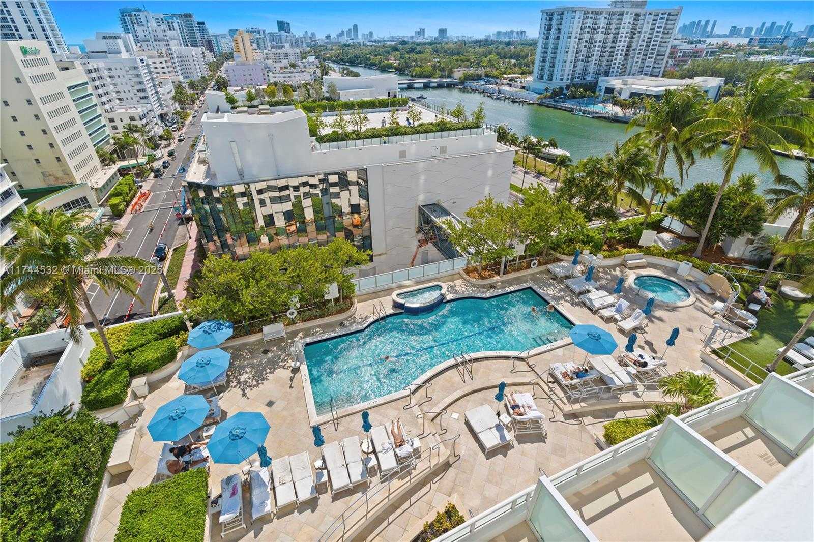 Small Image of 4401 COLLINS AV #1206, Miami Beach Number 4