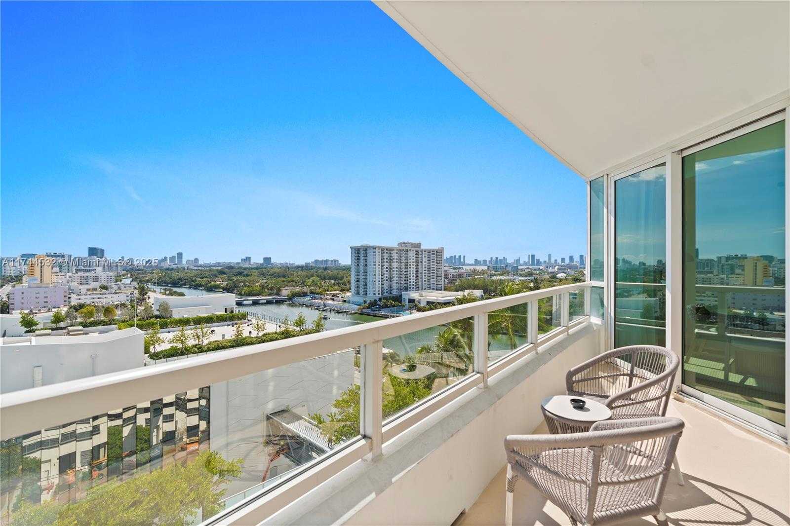 Small Image of 4401 COLLINS AV #1206, Miami Beach Number 6