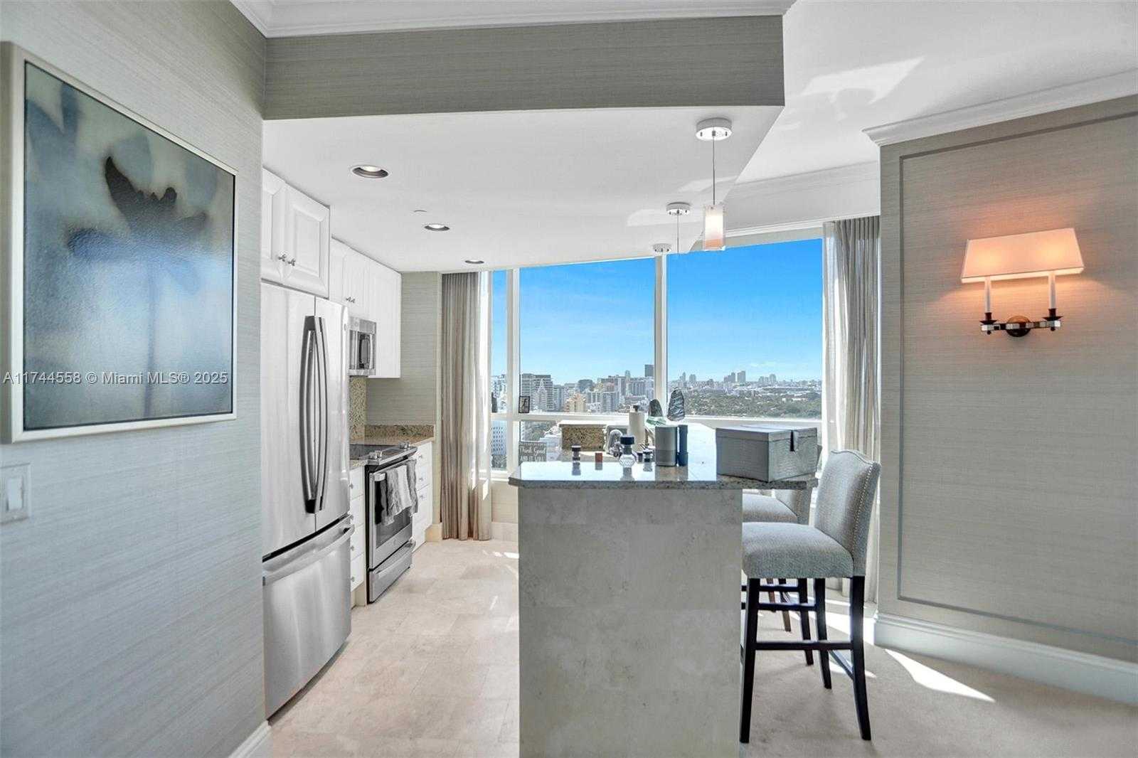Small Image of 4401 Collins Ave, Miami Beach, FL 33140, USA Number 13