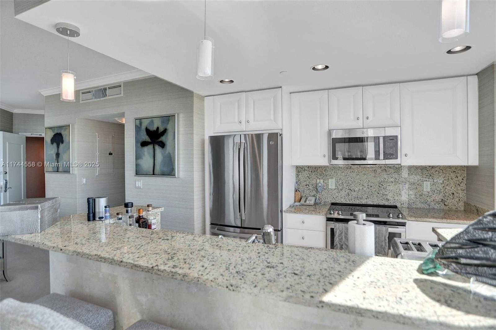 Small Image of 4401 Collins Ave, Miami Beach, FL 33140, USA Number 14