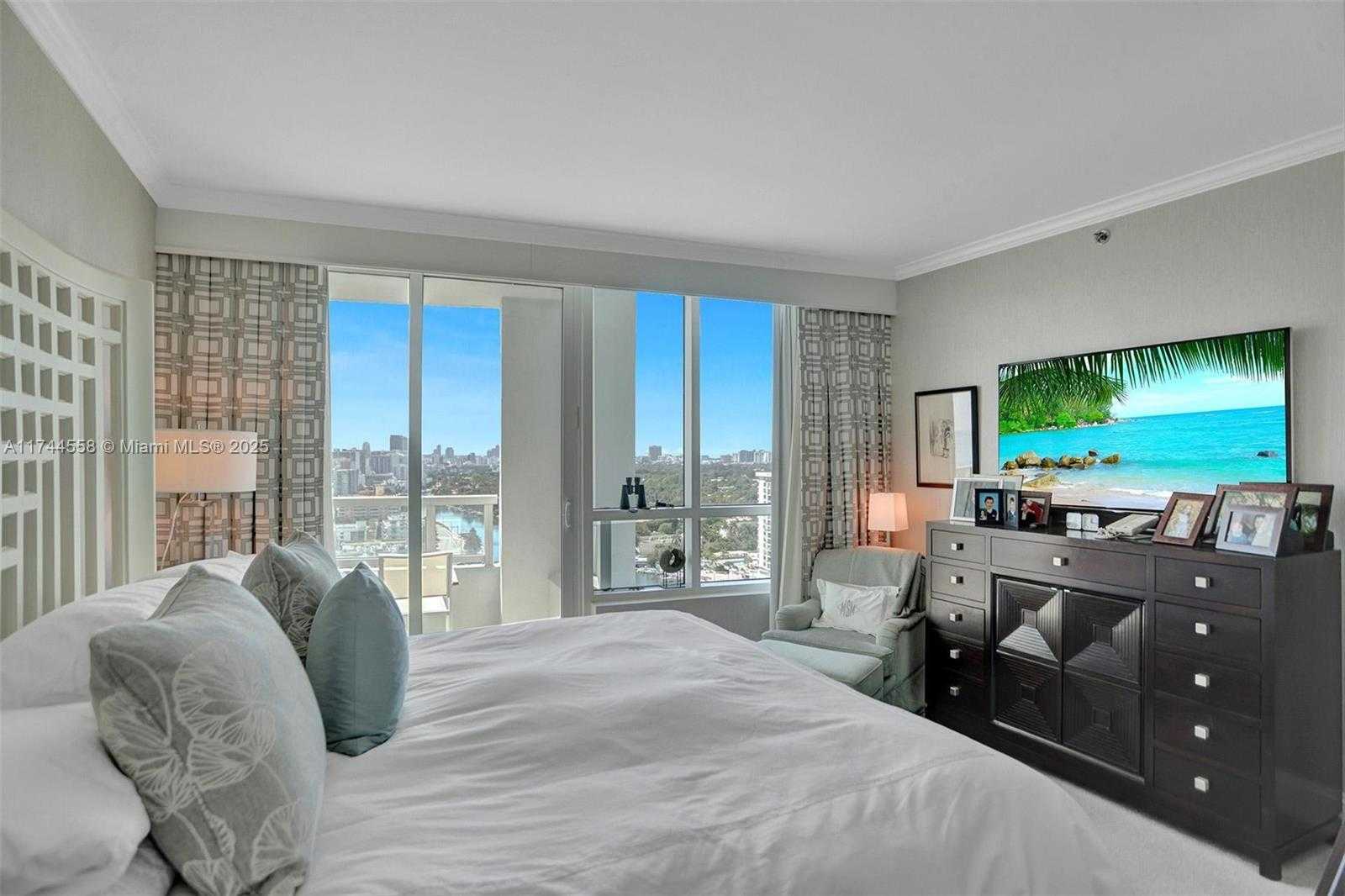 Small Image of 4401 Collins Ave, Miami Beach, FL 33140, USA Number 16
