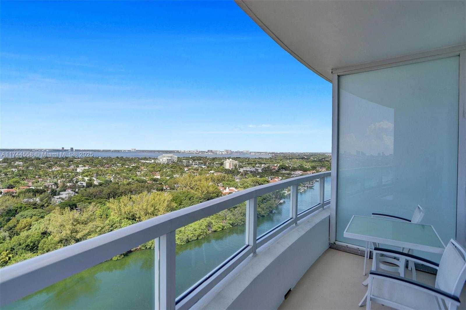 Small Image of 4401 Collins Ave, Miami Beach, FL 33140, USA Number 44