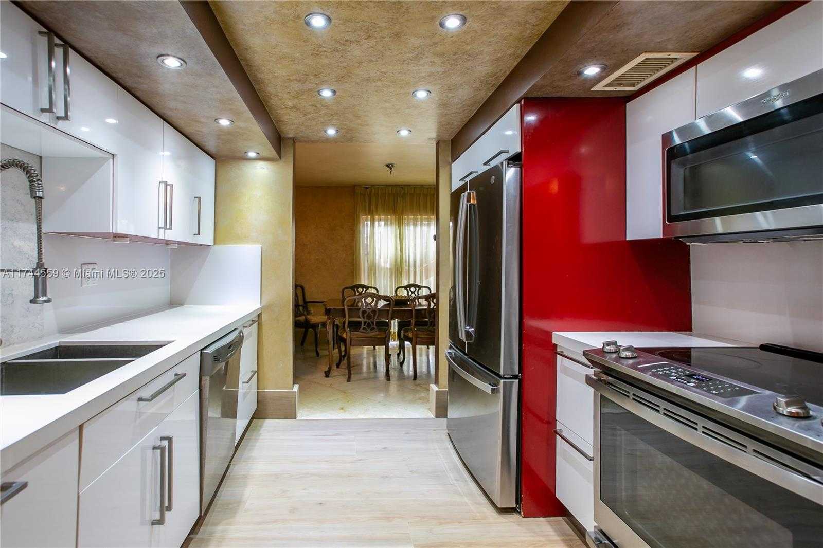Small Image of 10703 SOUTH WEST 113TH PL #100B, Miami Number 12