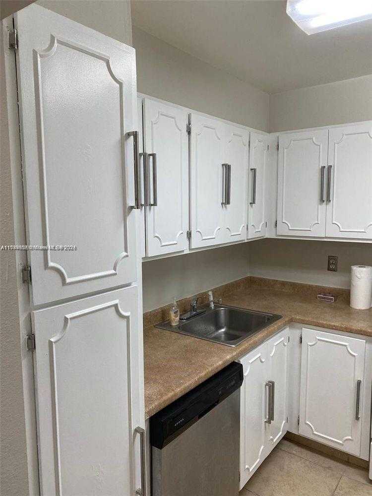 Small Image of 6700 CYPRESS RD #409, Plantation Number 12