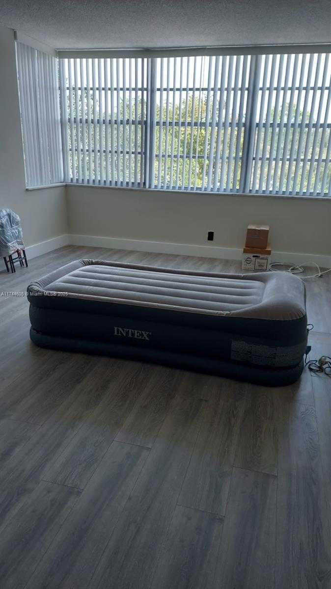 Small Image of 6700 CYPRESS RD #409, Plantation Number 18