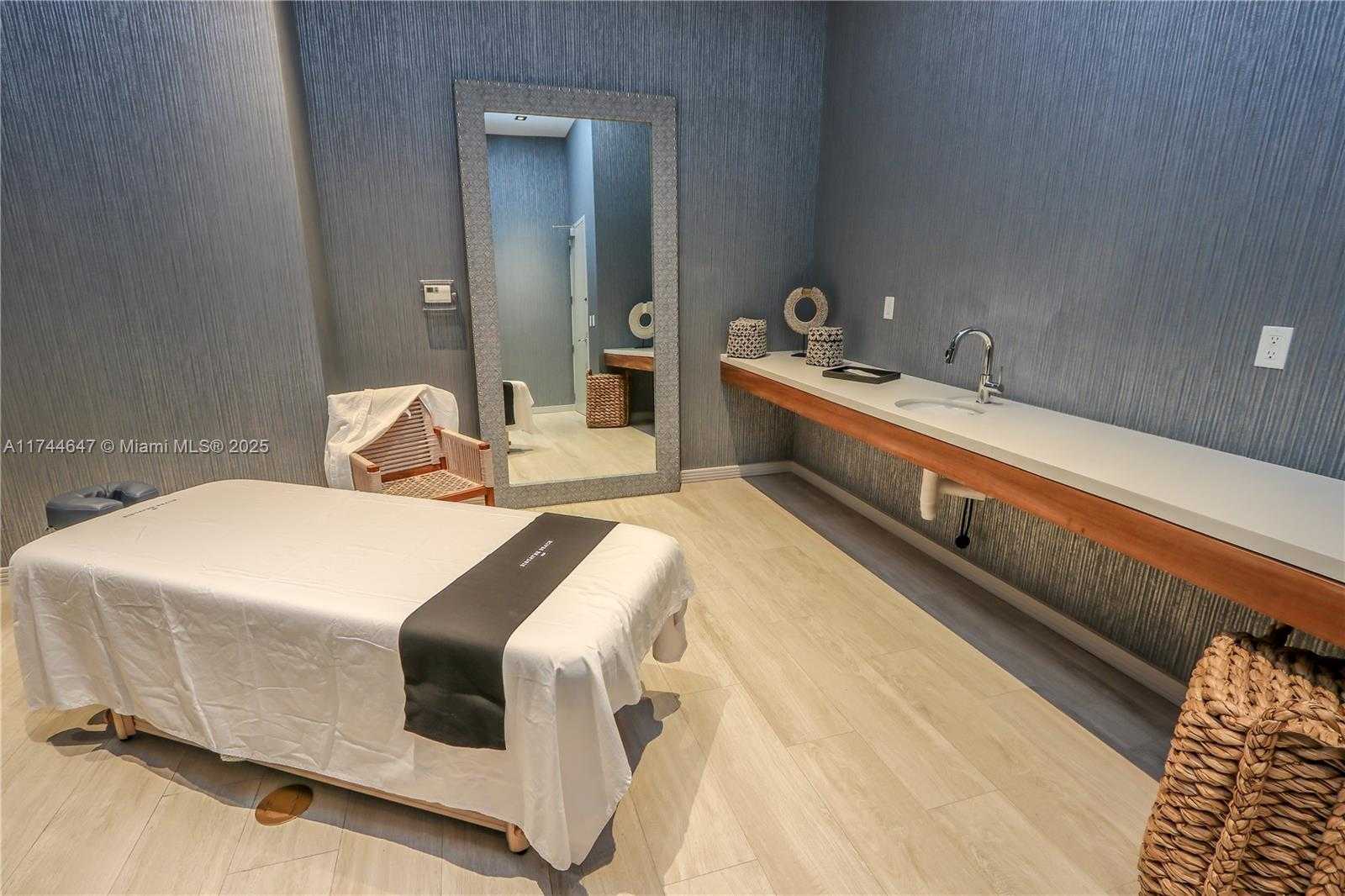 Small Image of 2900 NORTH EAST 7TH AVE #404, Miami Number 12