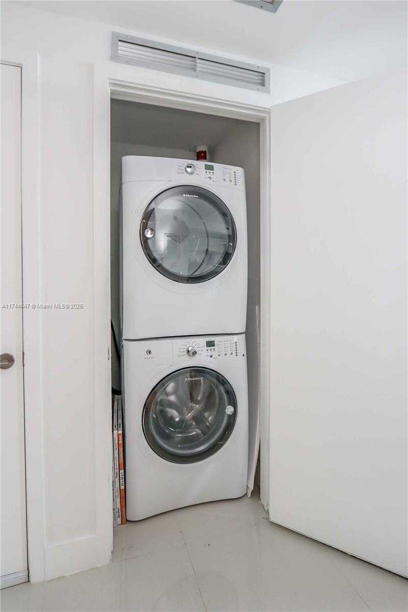 Small Image of 2900 NORTH EAST 7TH AVE #404, Miami Number 18