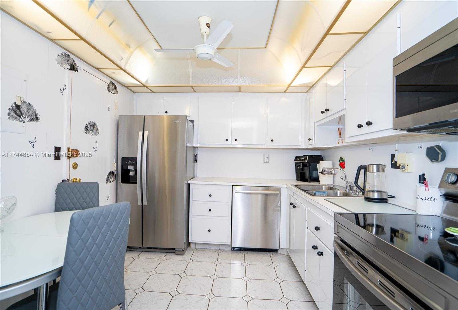 Small Image of 1833 SOUTH OCEAN DR #1103, Hallandale Beach Number 5