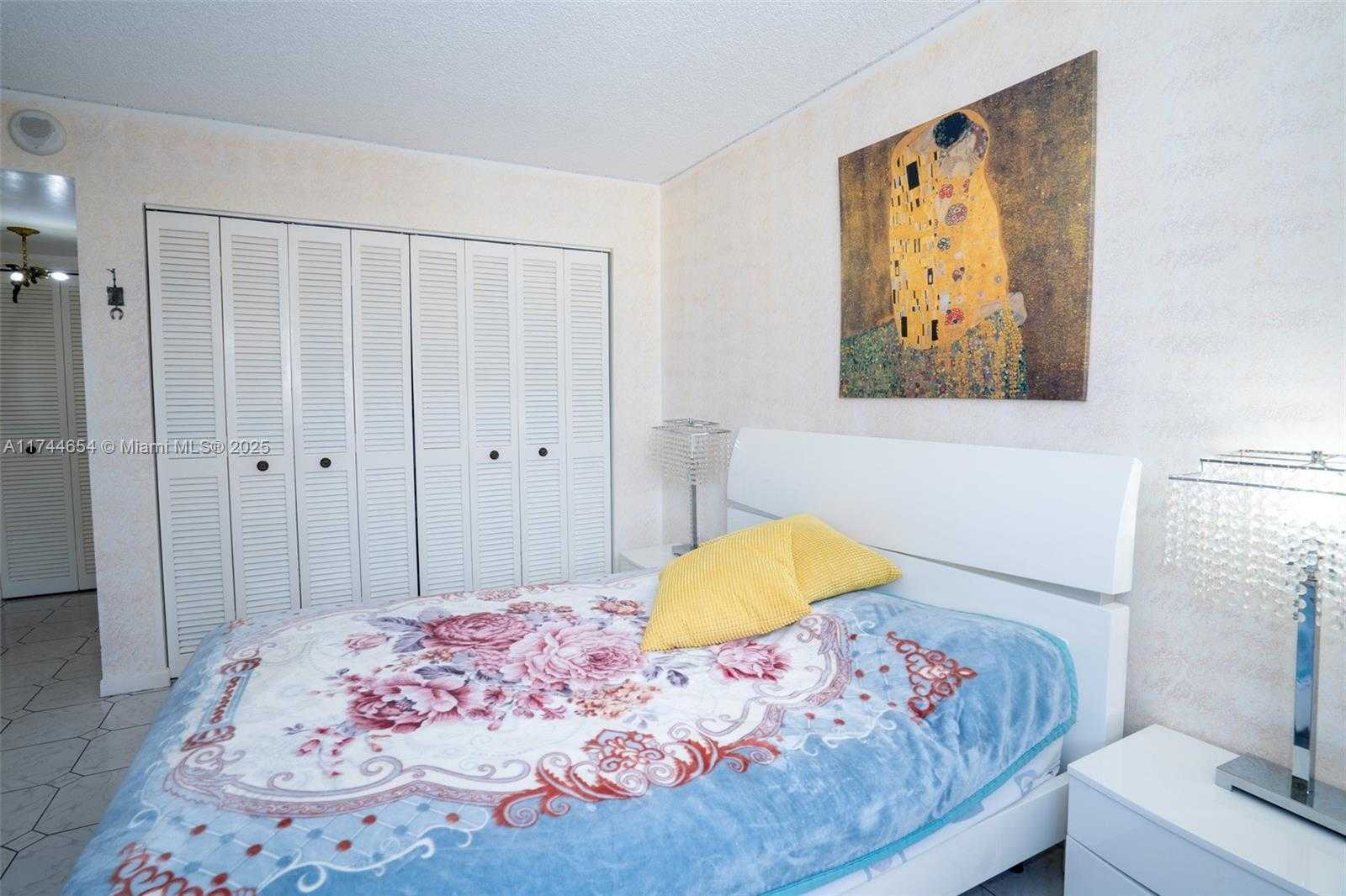 Small Image of 1833 SOUTH OCEAN DR #1103, Hallandale Beach Number 8