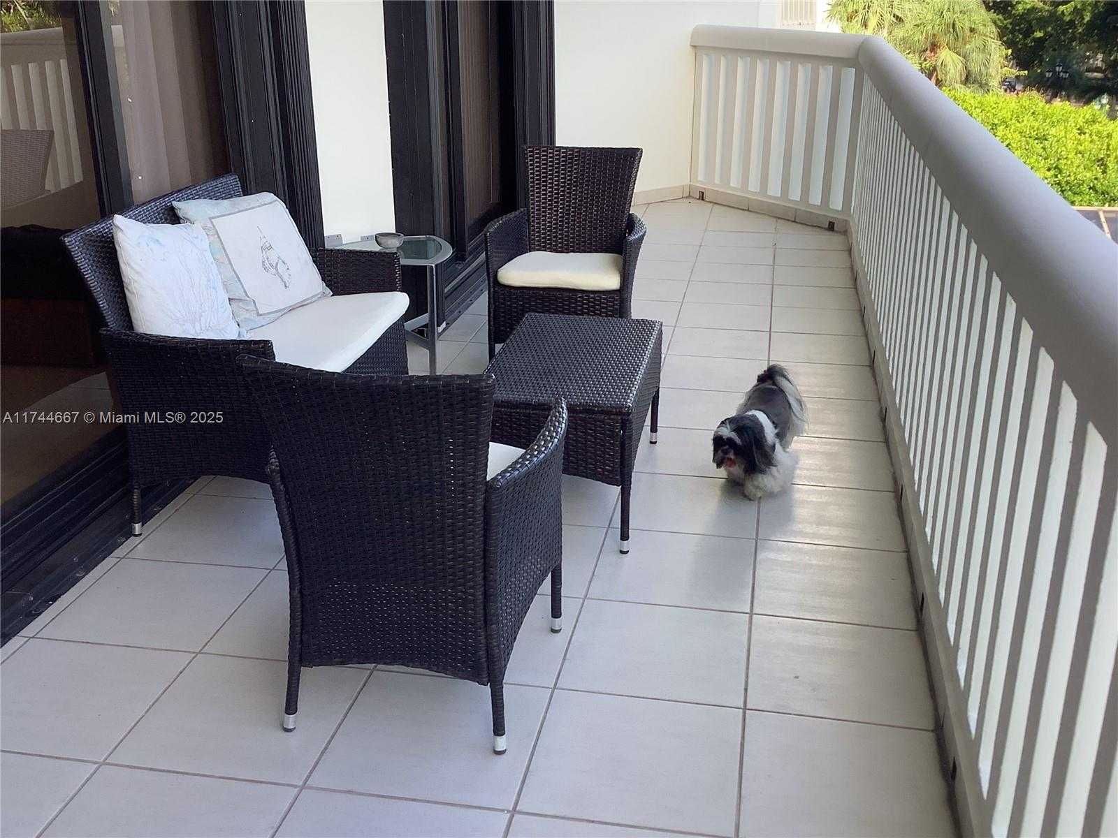 Small Image of 2000 ISLAND BLVD #408, Aventura Number 24