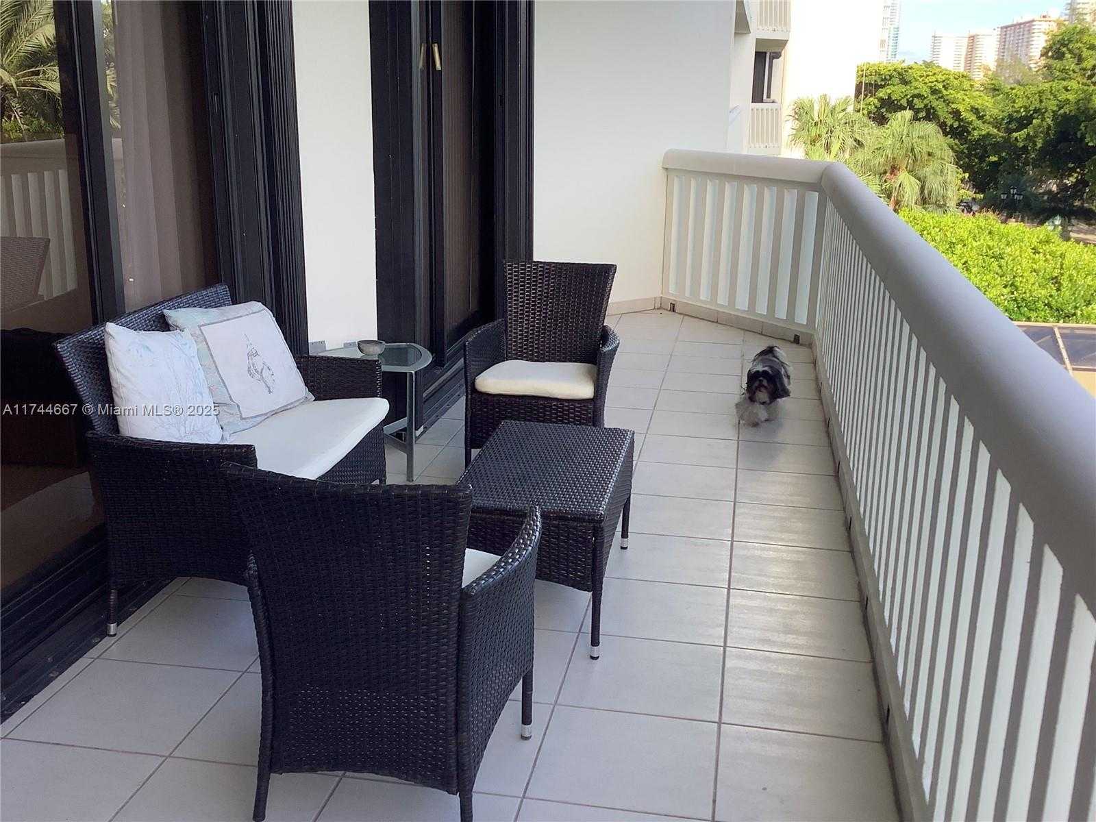 Small Image of 2000 ISLAND BLVD #408, Aventura Number 25