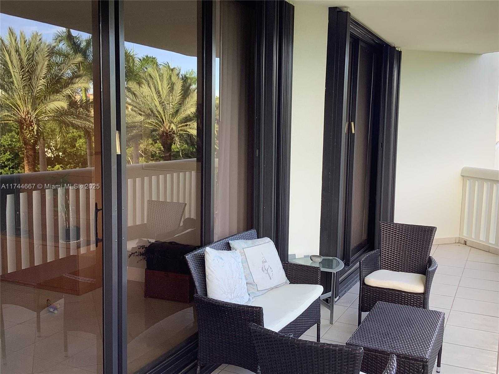 Small Image of 2000 ISLAND BLVD #408, Aventura Number 26