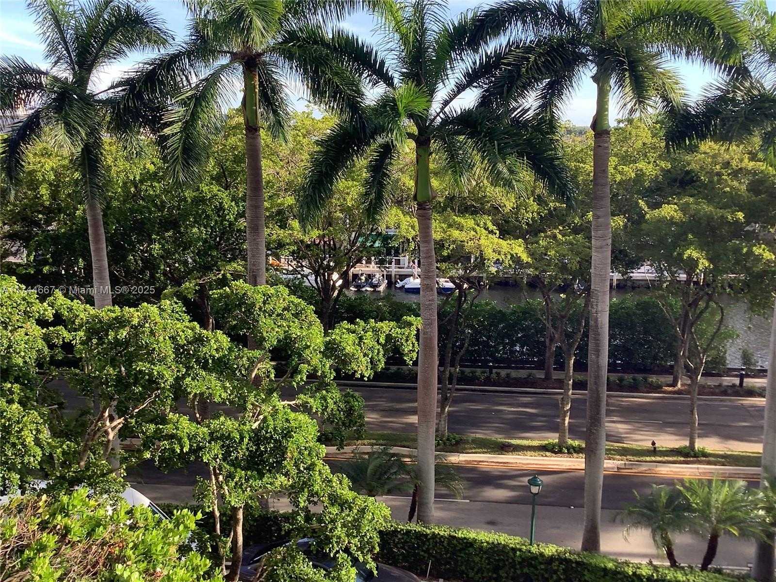 Small Image of 2000 ISLAND BLVD #408, Aventura Number 32