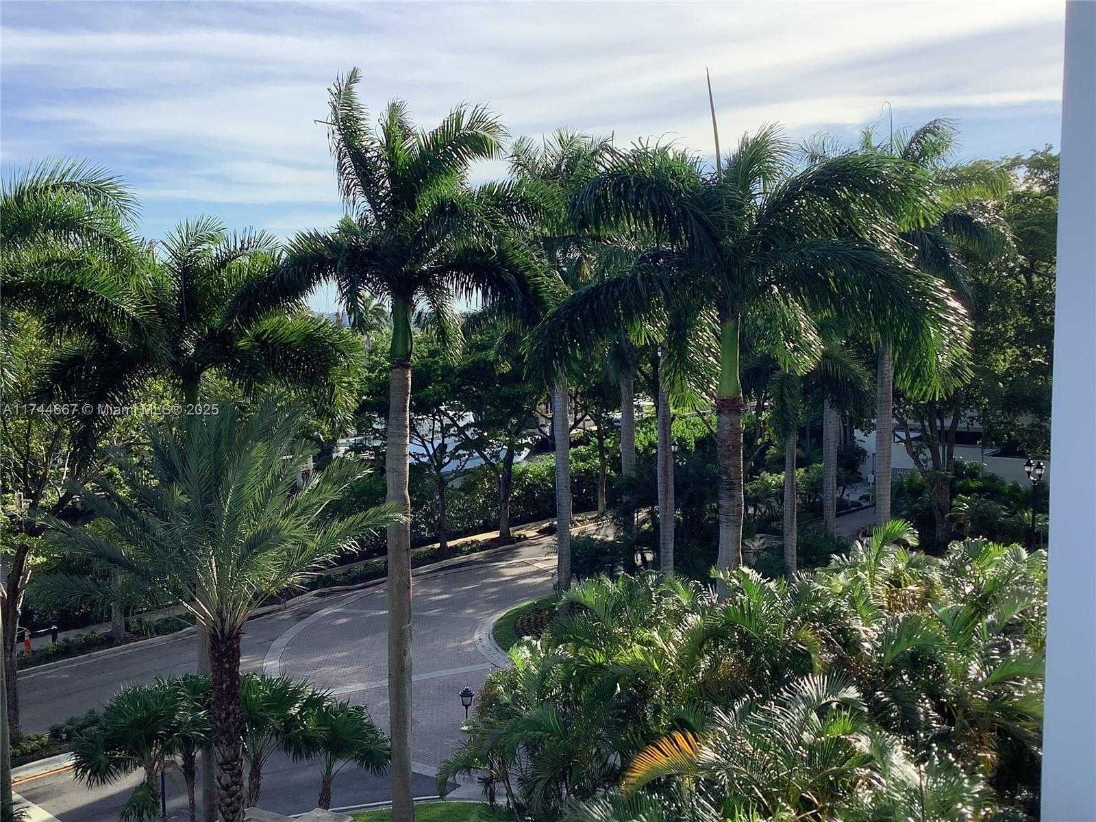 Small Image of 2000 ISLAND BLVD #408, Aventura Number 35